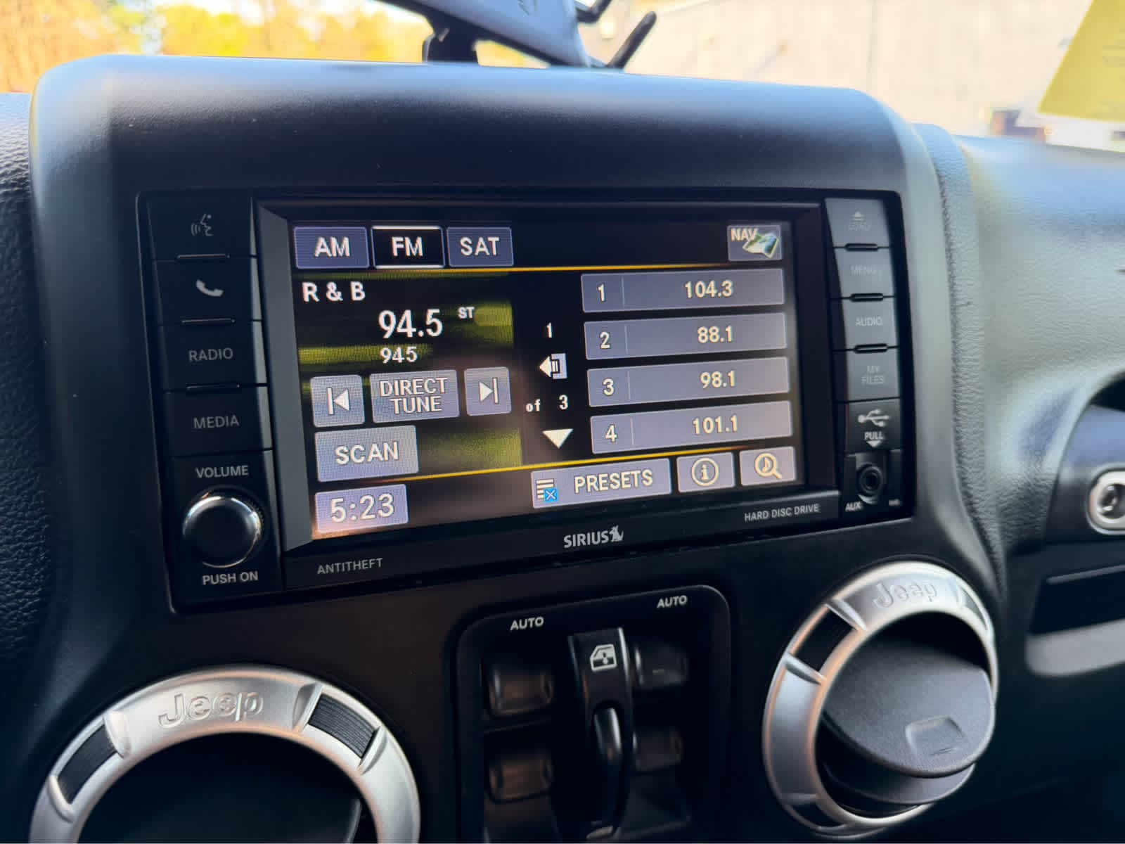2014 Jeep Wrangler Unlimited Sahara - Photo 26