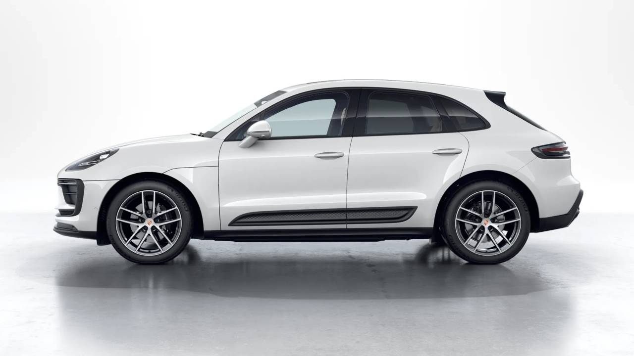 2026 Porsche Macan T photo 2