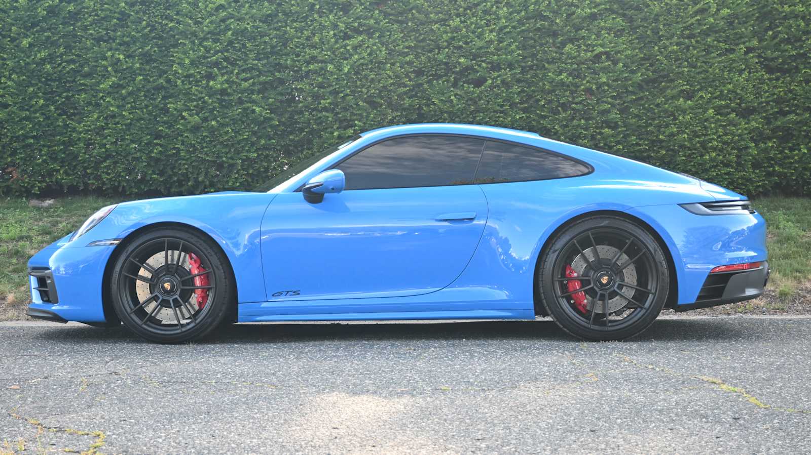 2023 Porsche 911 GTS photo 2