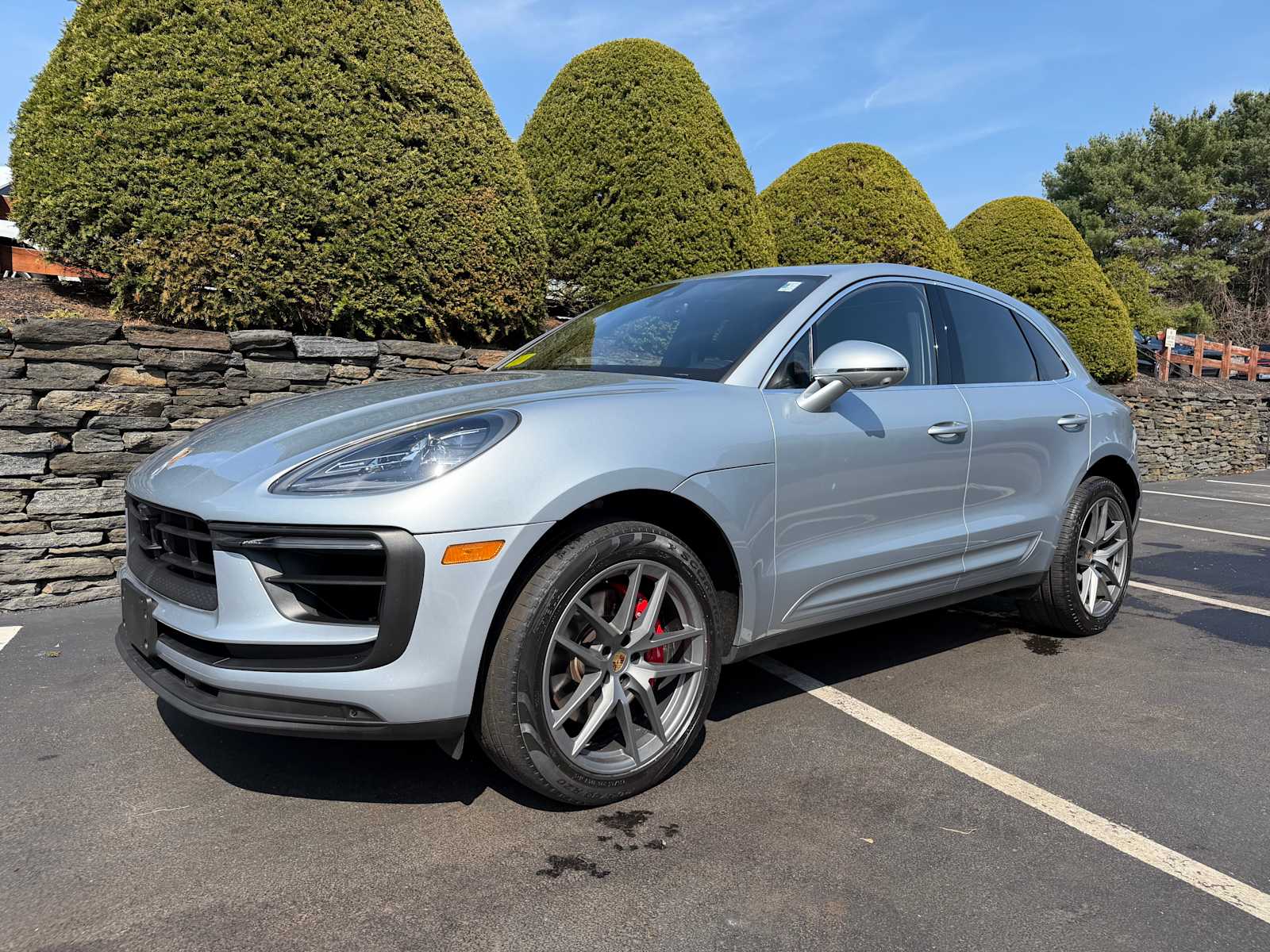 2022 Porsche Macan S's photo