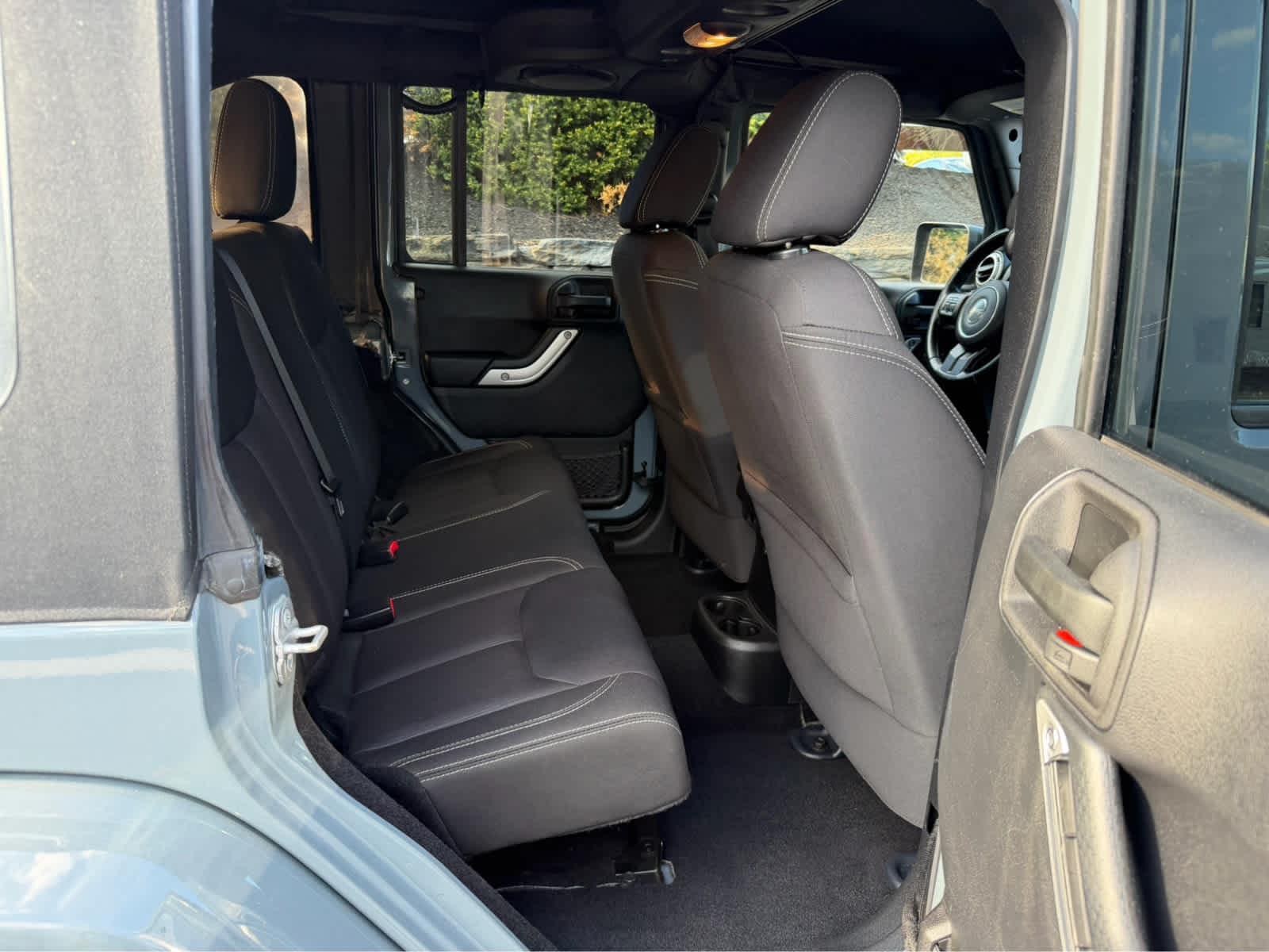 2014 Jeep Wrangler Unlimited Sahara - Photo 22