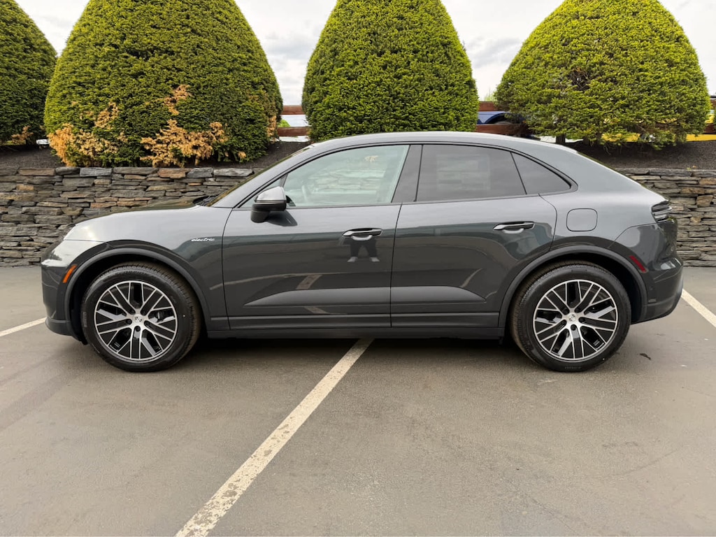 New 2026 Porsche Macan Electric 4 SUV