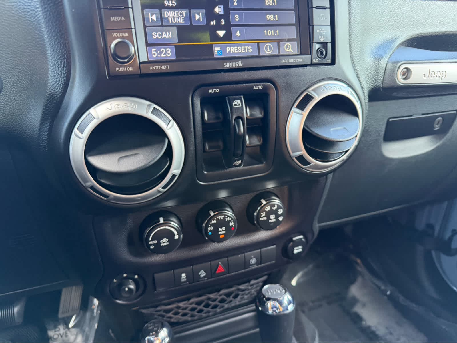 2014 Jeep Wrangler Unlimited Sahara - Photo 27