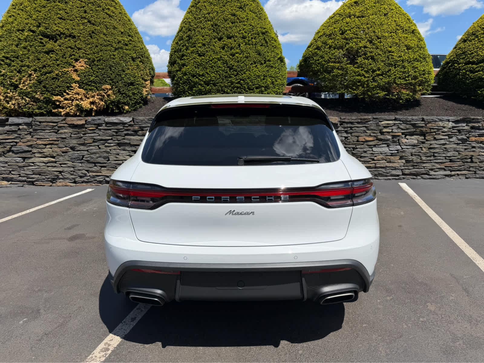 2026 Porsche Macan T - Photo 6