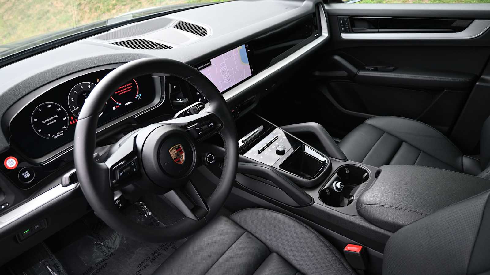 2025 Porsche Cayenne photo 4