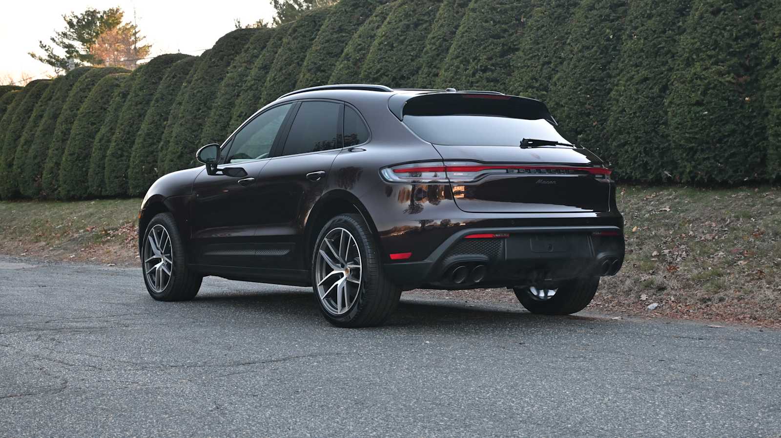 2024 Porsche Macan T photo 3