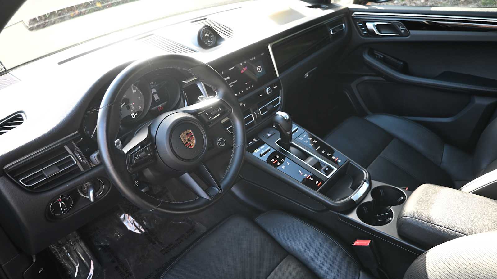 2022 Porsche Macan S photo 3