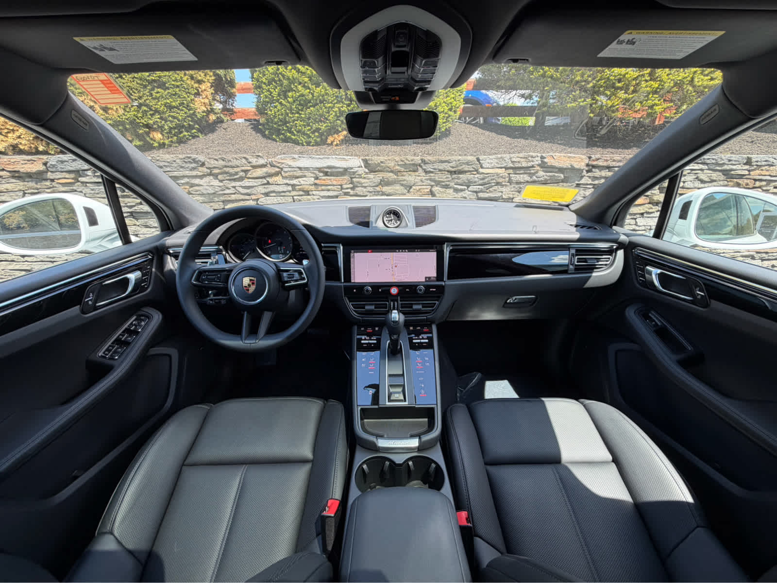2026 Porsche Macan T - Photo 24
