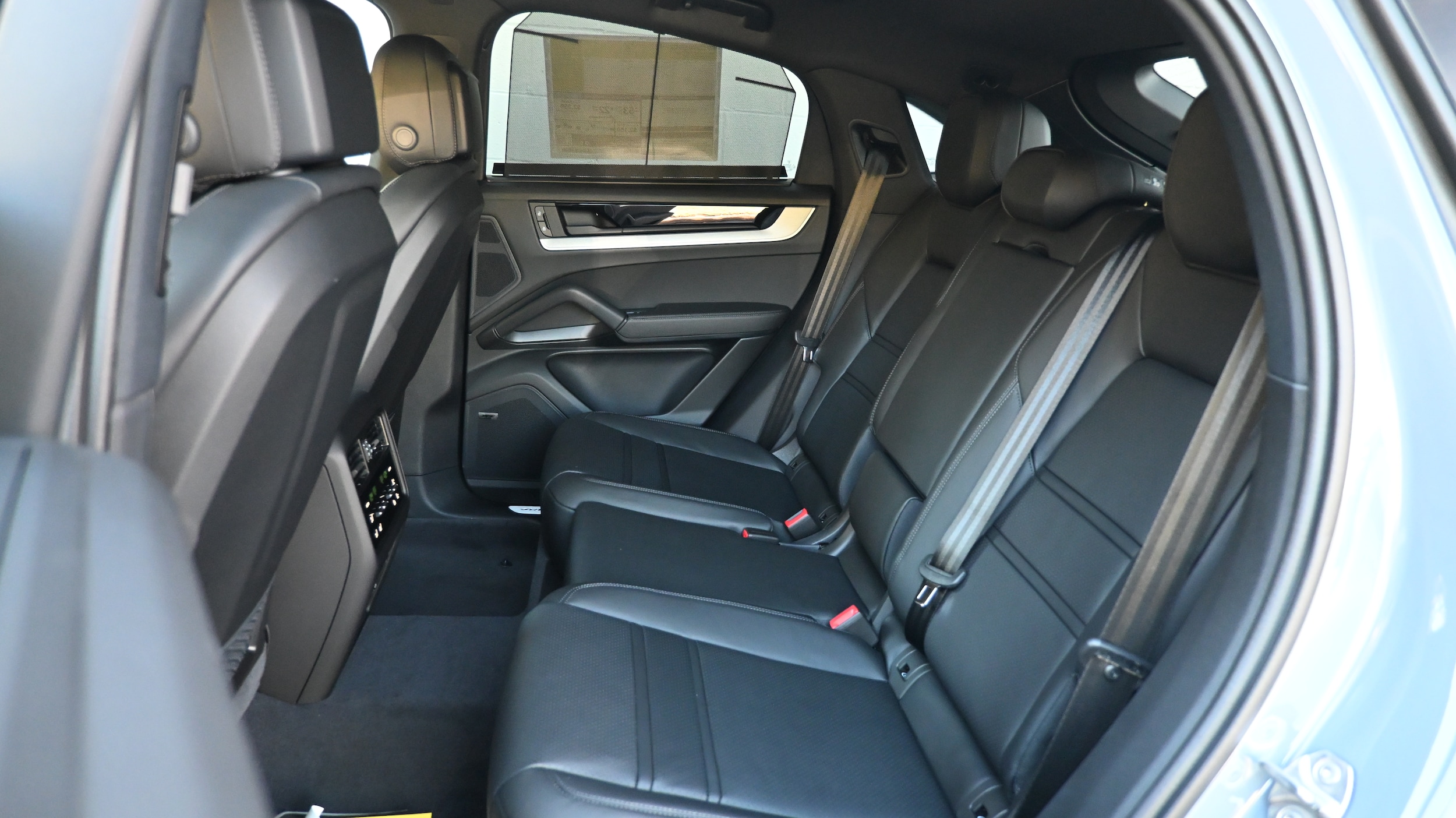 2026 Porsche Cayenne Coupe E-Hybrid - Photo 23