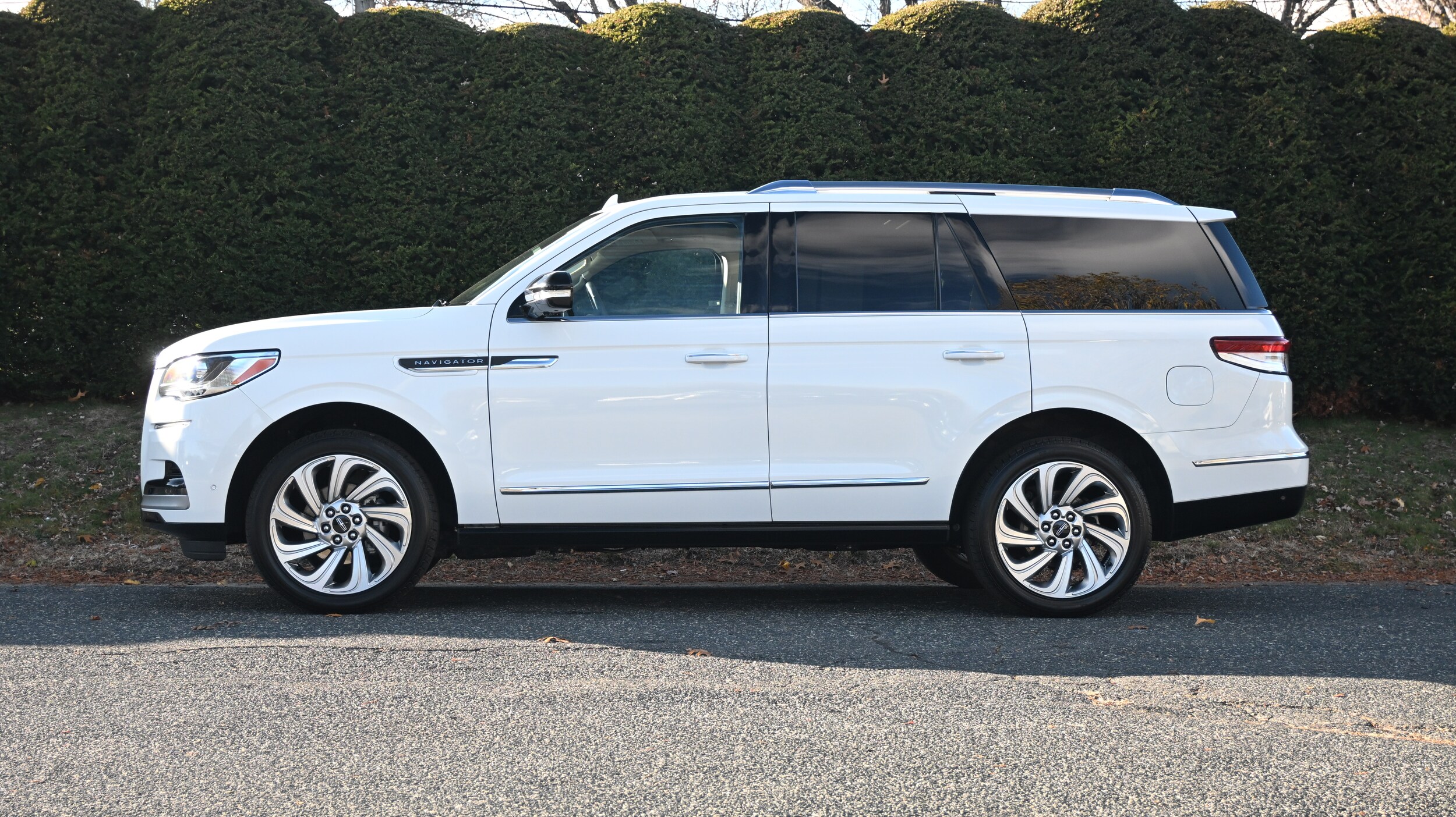 2024 Lincoln Navigator Premiere photo 2