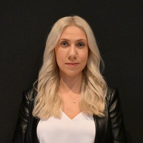 Staff member  Nomiki Dionas from ID_7d7455