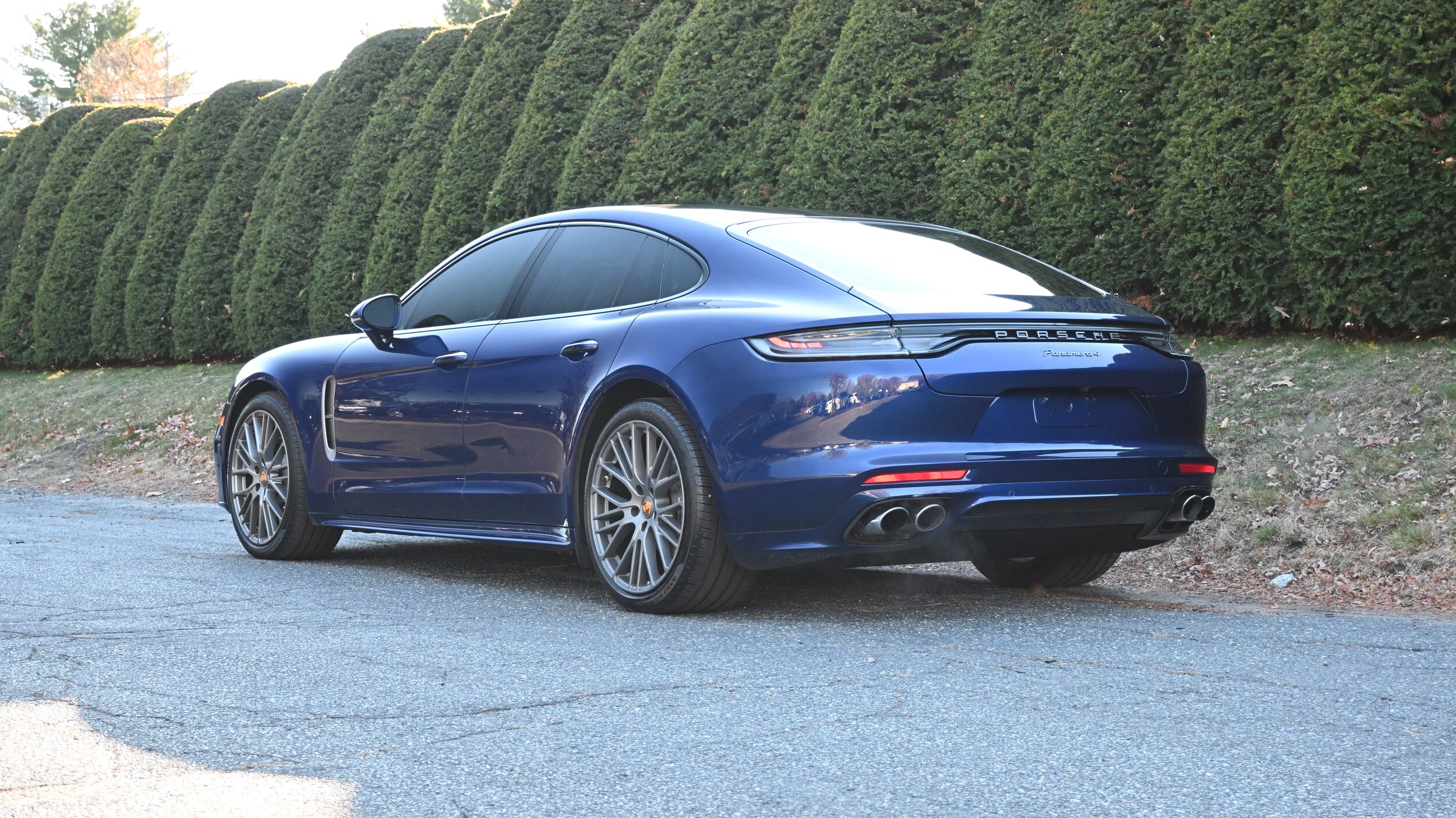 2023 Porsche Panamera 4 photo 3