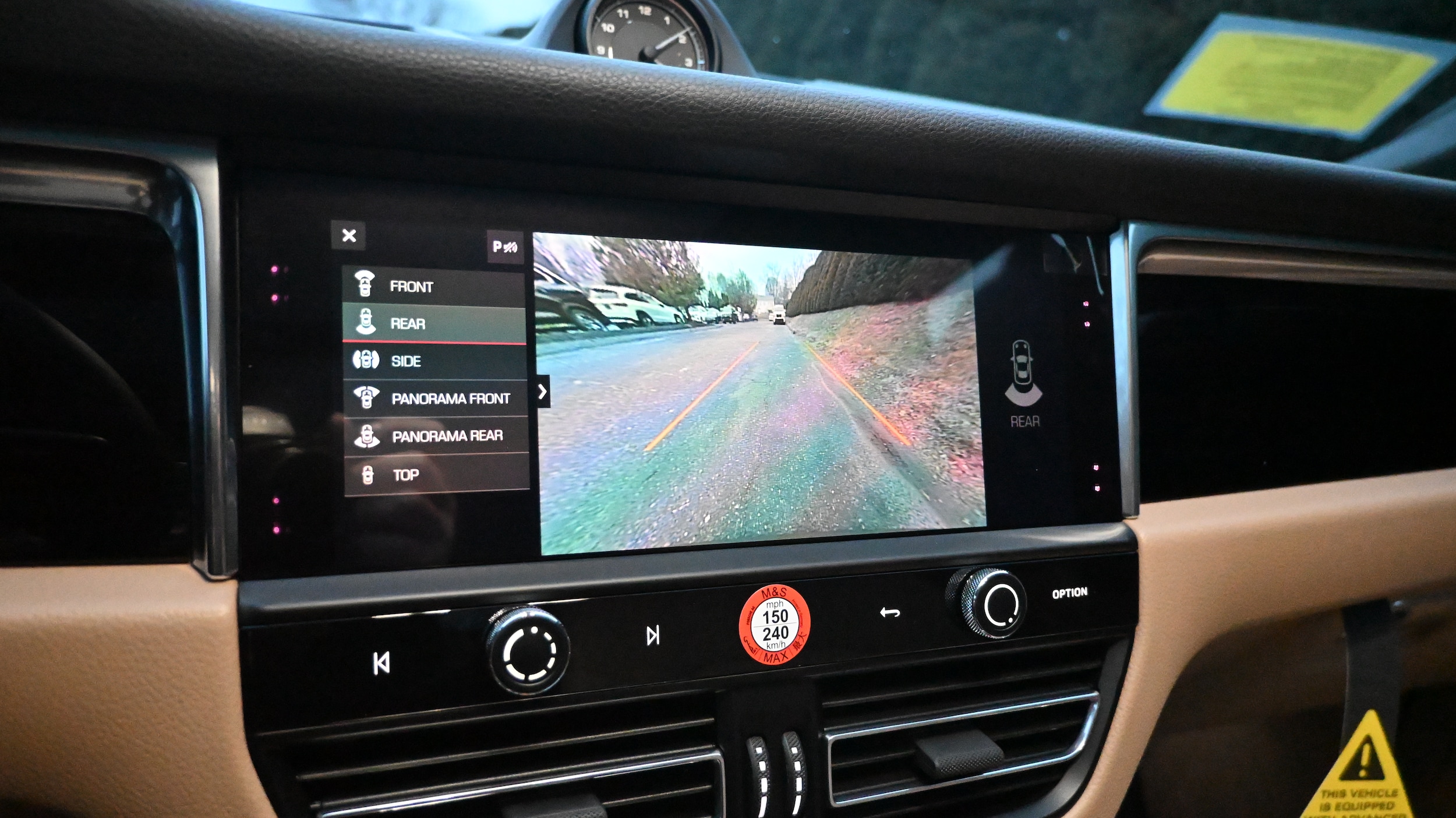 2026 Porsche Macan T - Photo 21