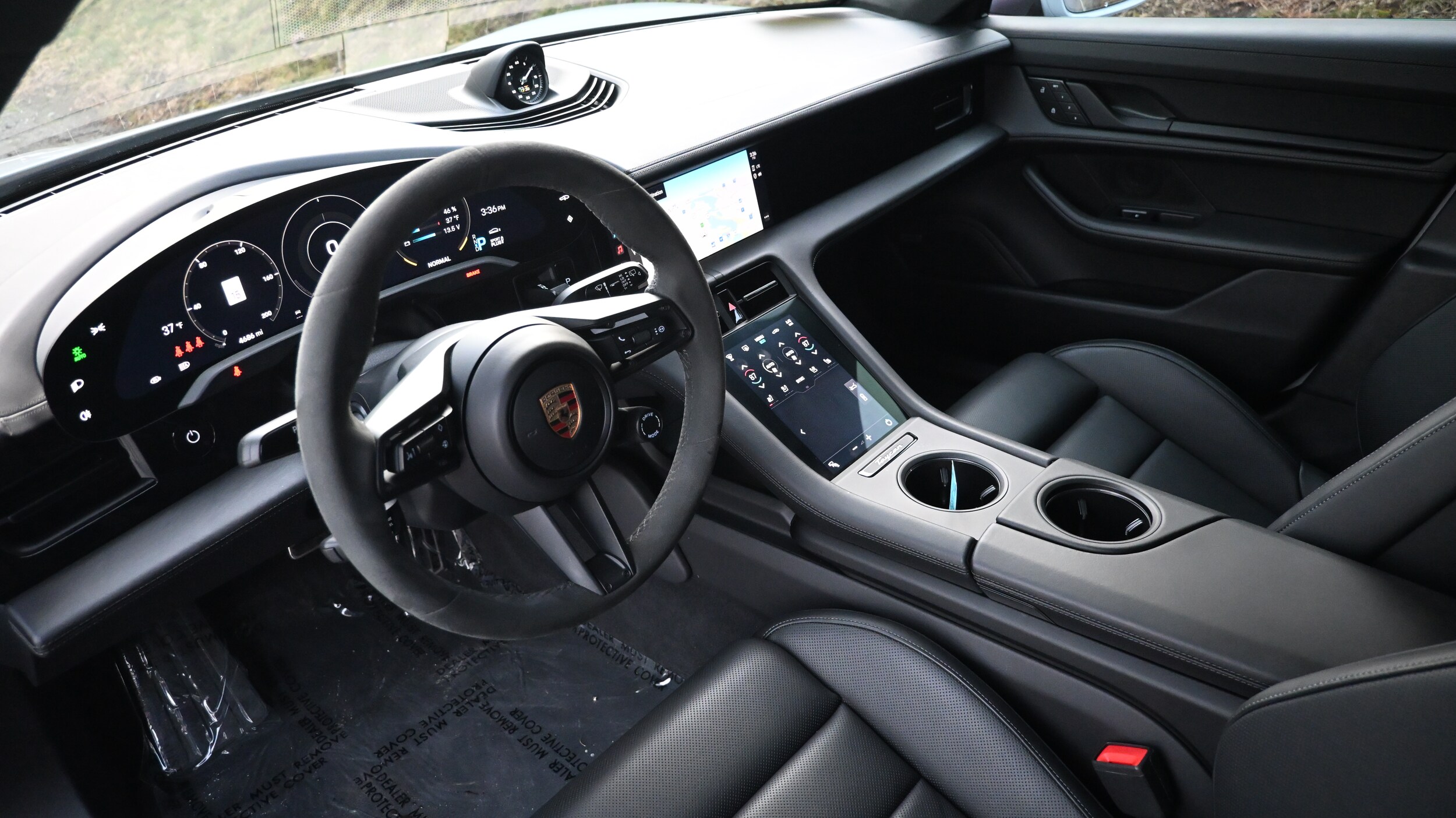 2024 Porsche Taycan Sport Turismo GTS photo 3