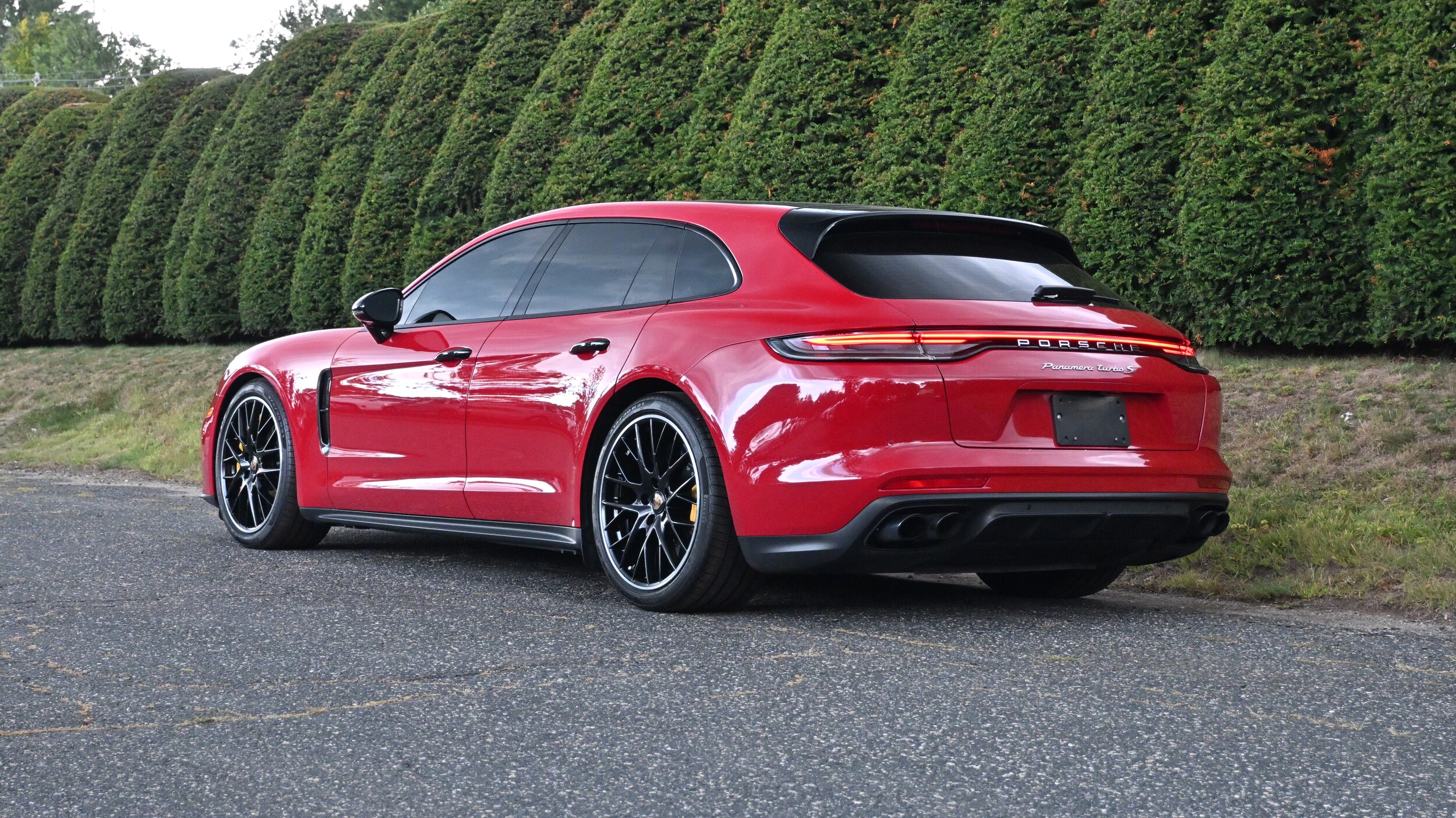 2023 Porsche Panamera Sport Turismo Turbo photo 3