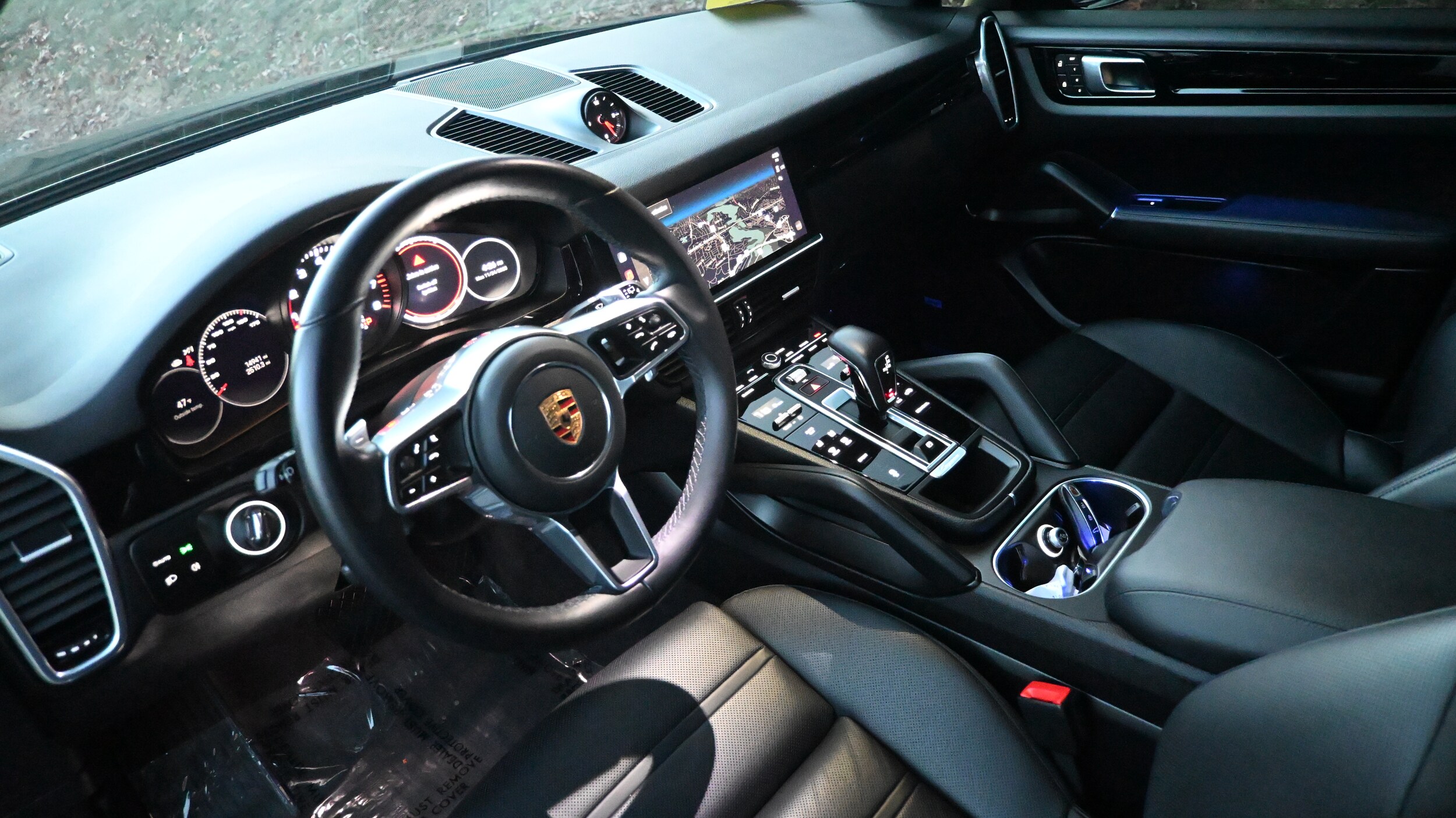2023 Porsche Cayenne Platinum Edition photo 3