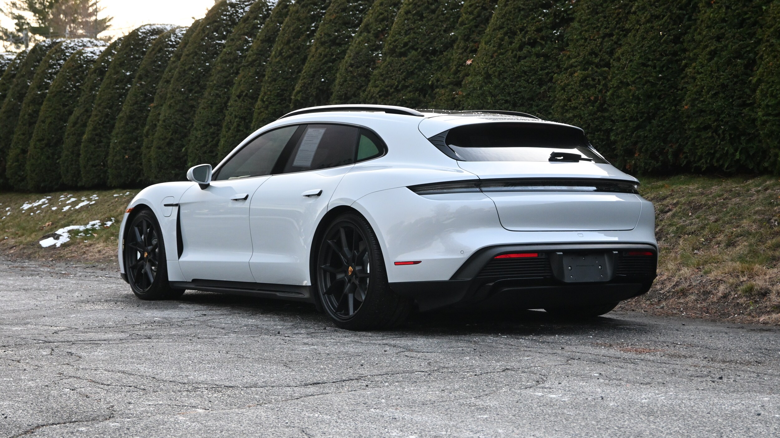 2024 Porsche Taycan Sport Turismo GTS photo 2