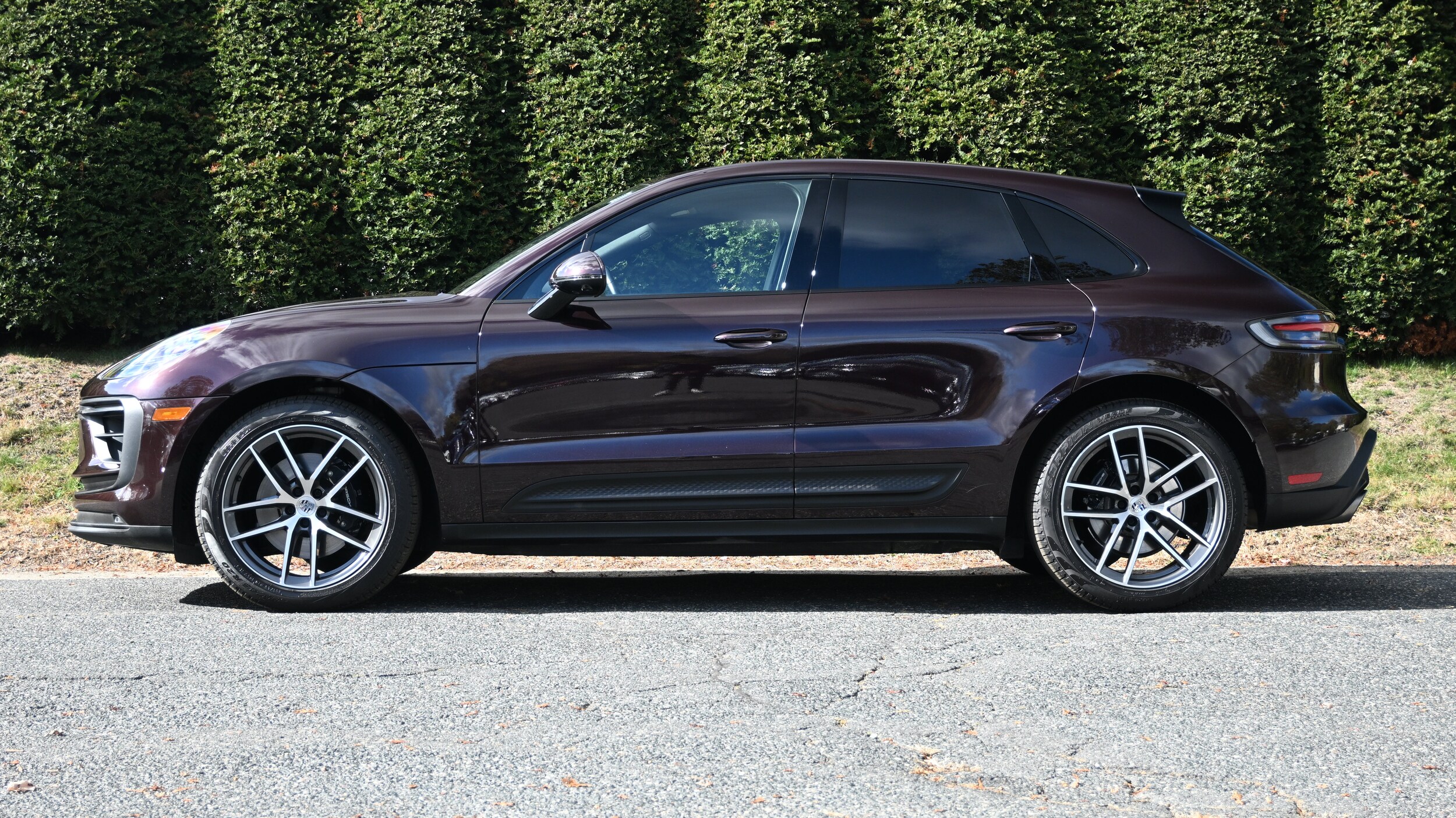 2023 Porsche Macan S photo 2