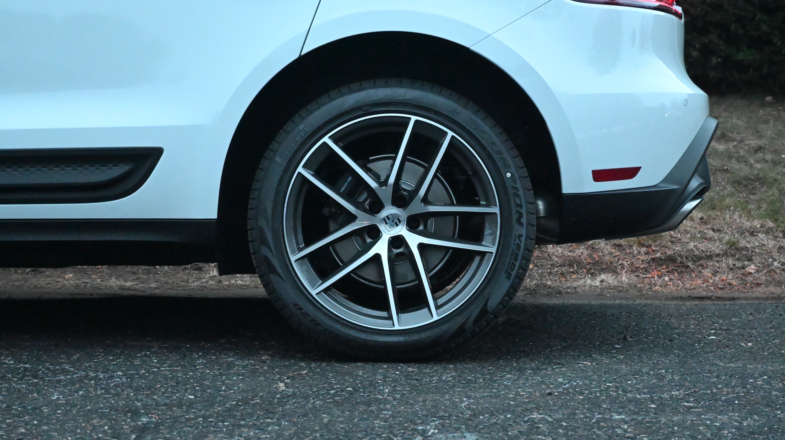 2026 Porsche Macan T - Photo 14