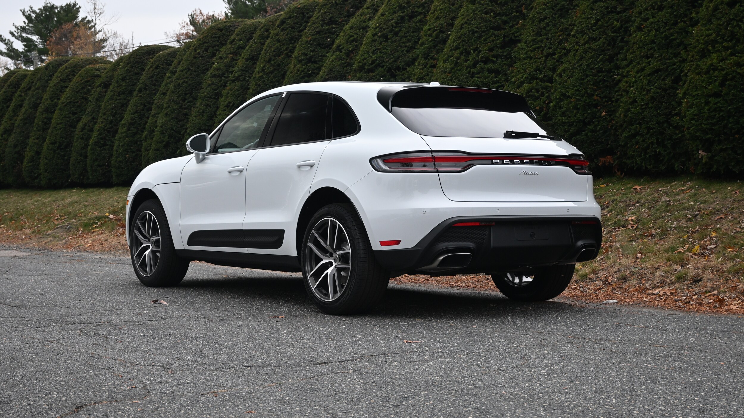 2026 Porsche Macan T photo 3