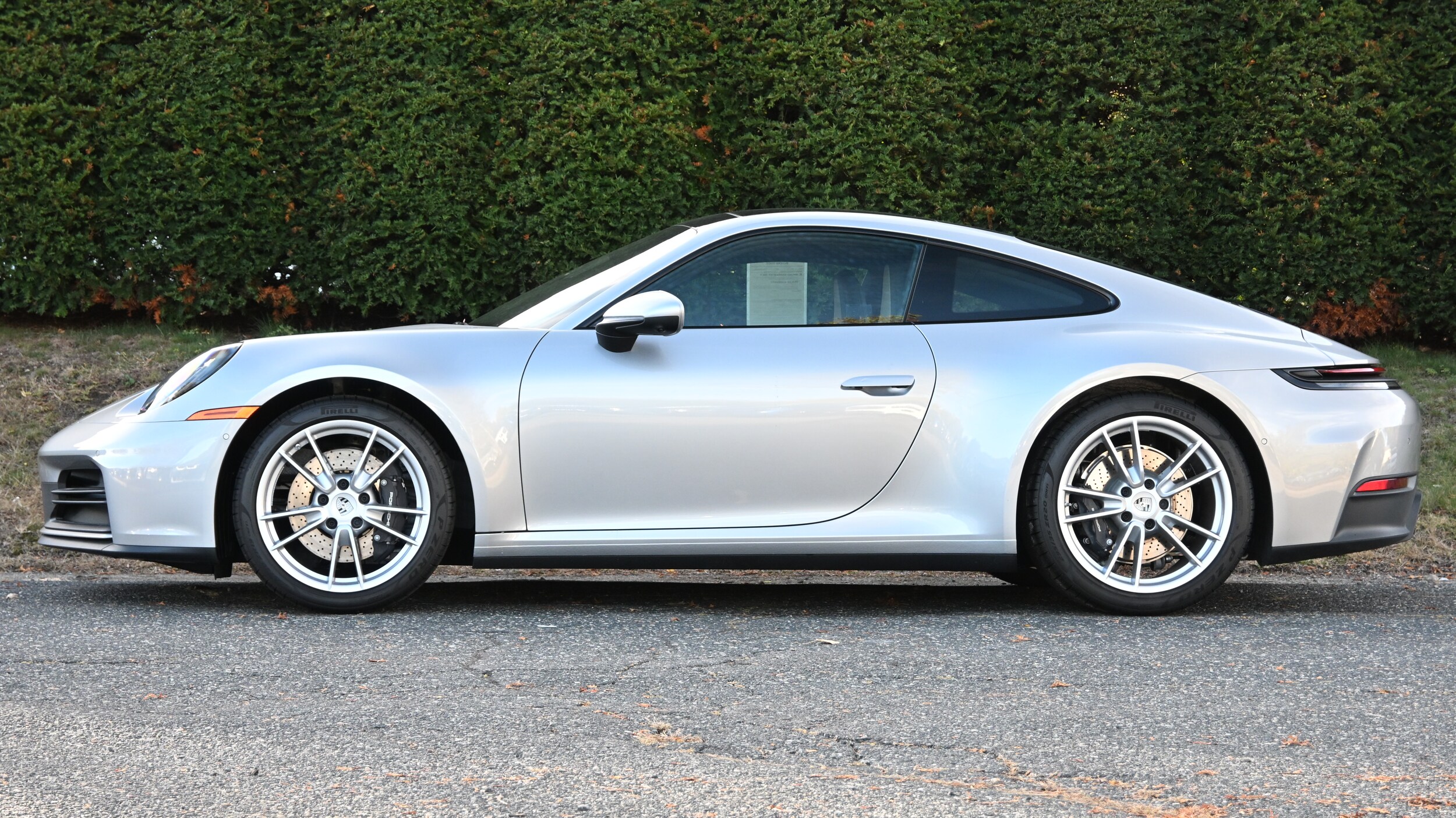 2025 Porsche 911 photo 2