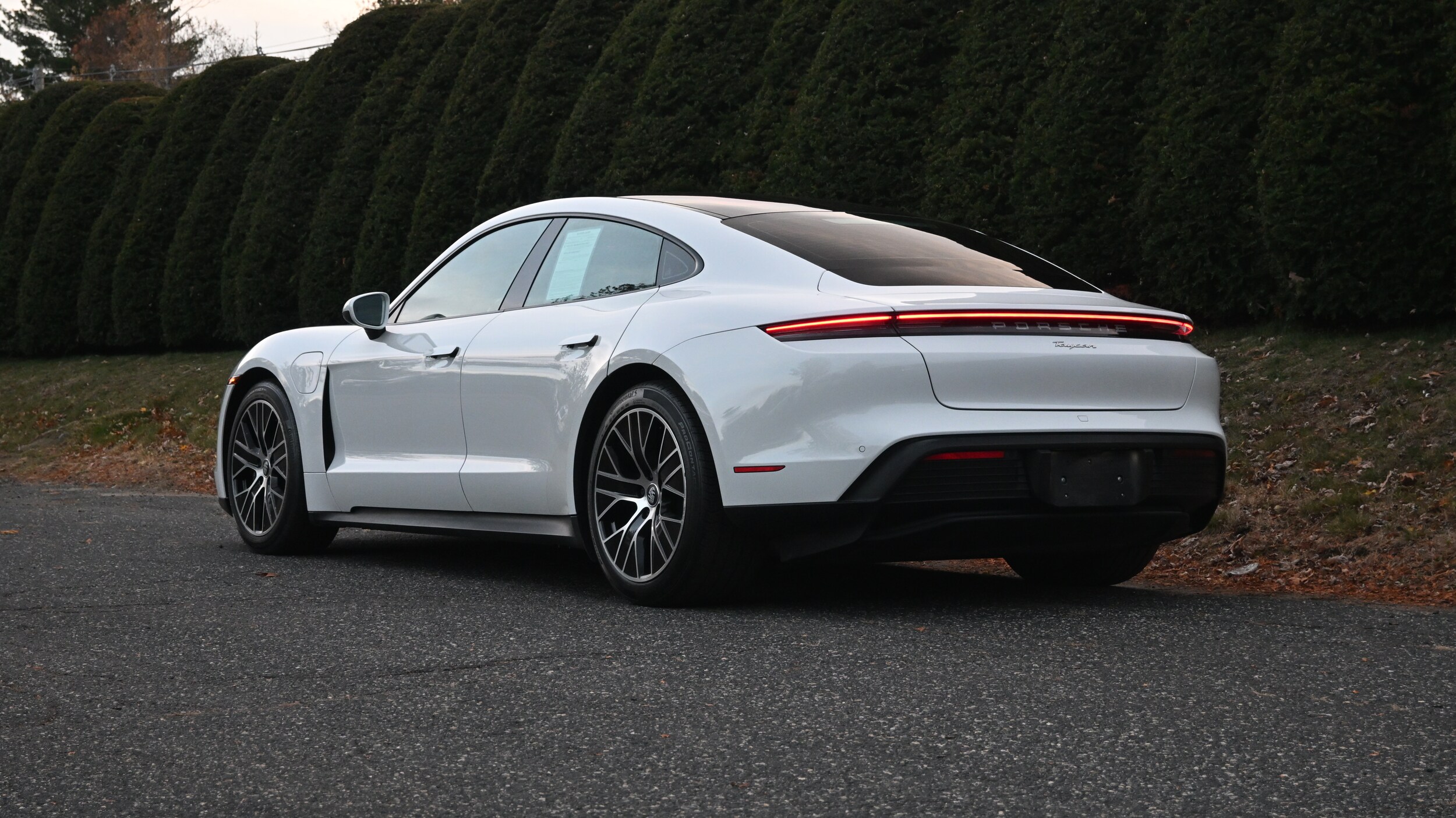 2021 Porsche Taycan Turbo photo 3