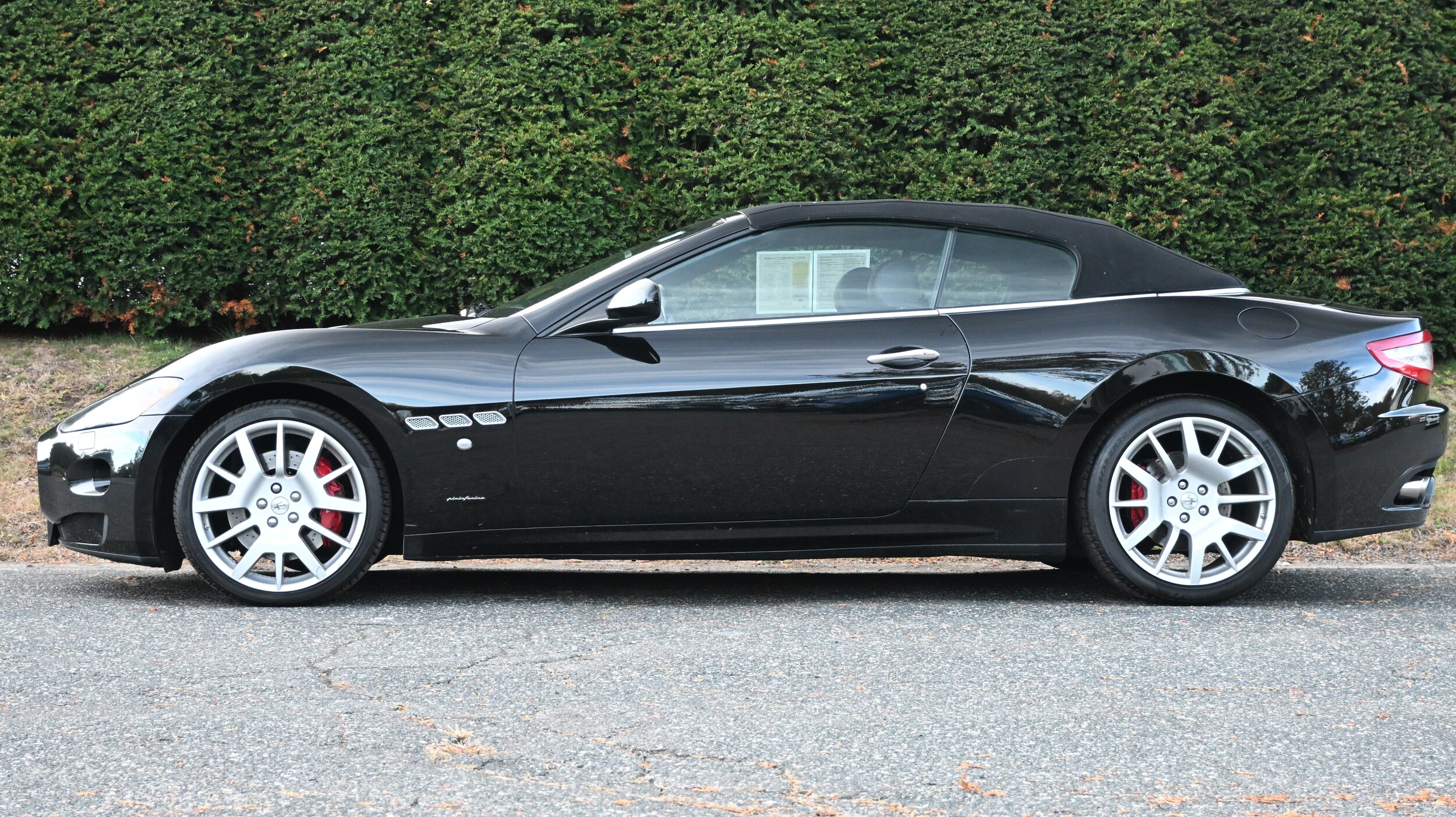 2017 Maserati Granturismo Base photo 2