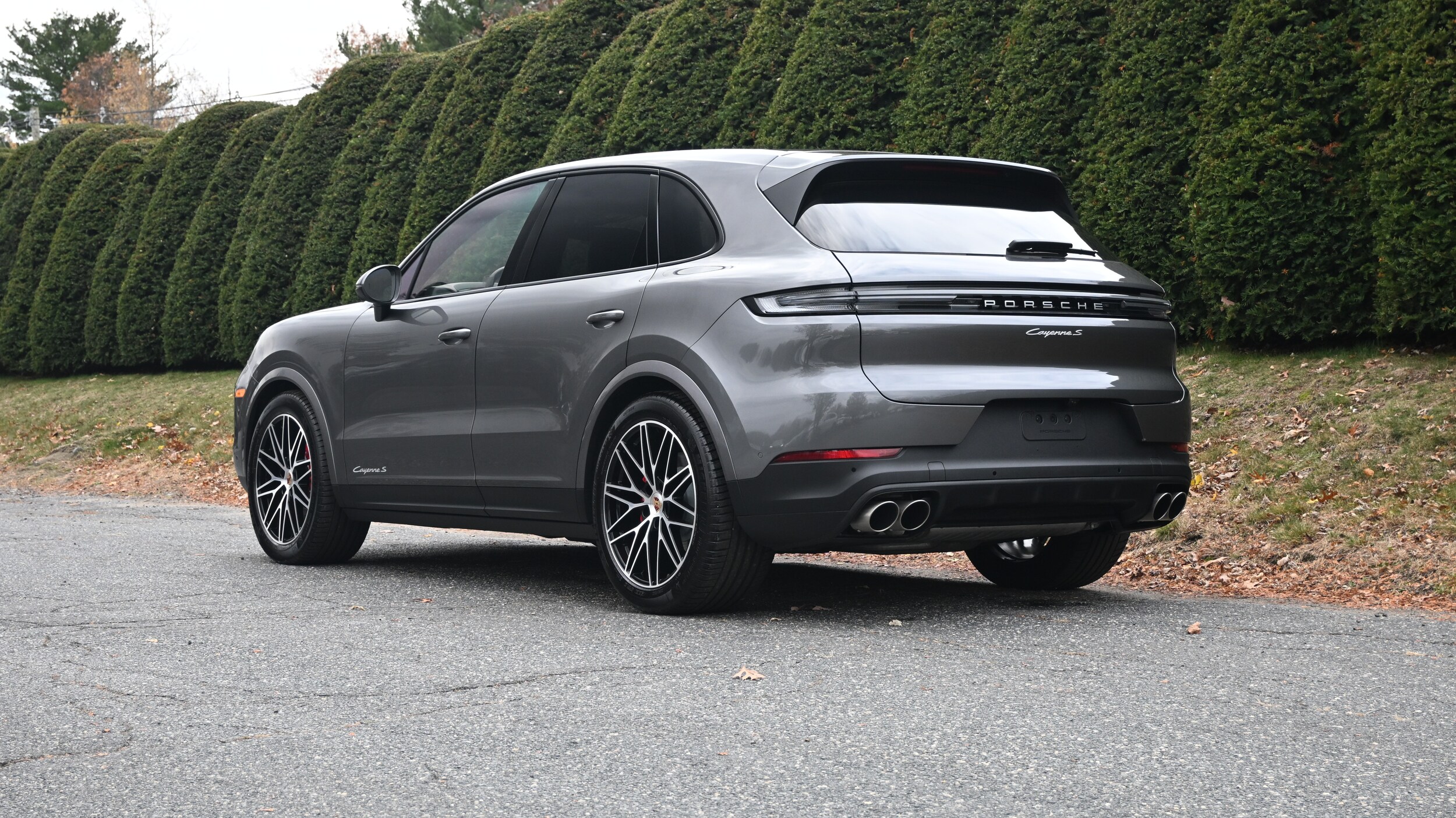 2025 Porsche Cayenne S photo 2