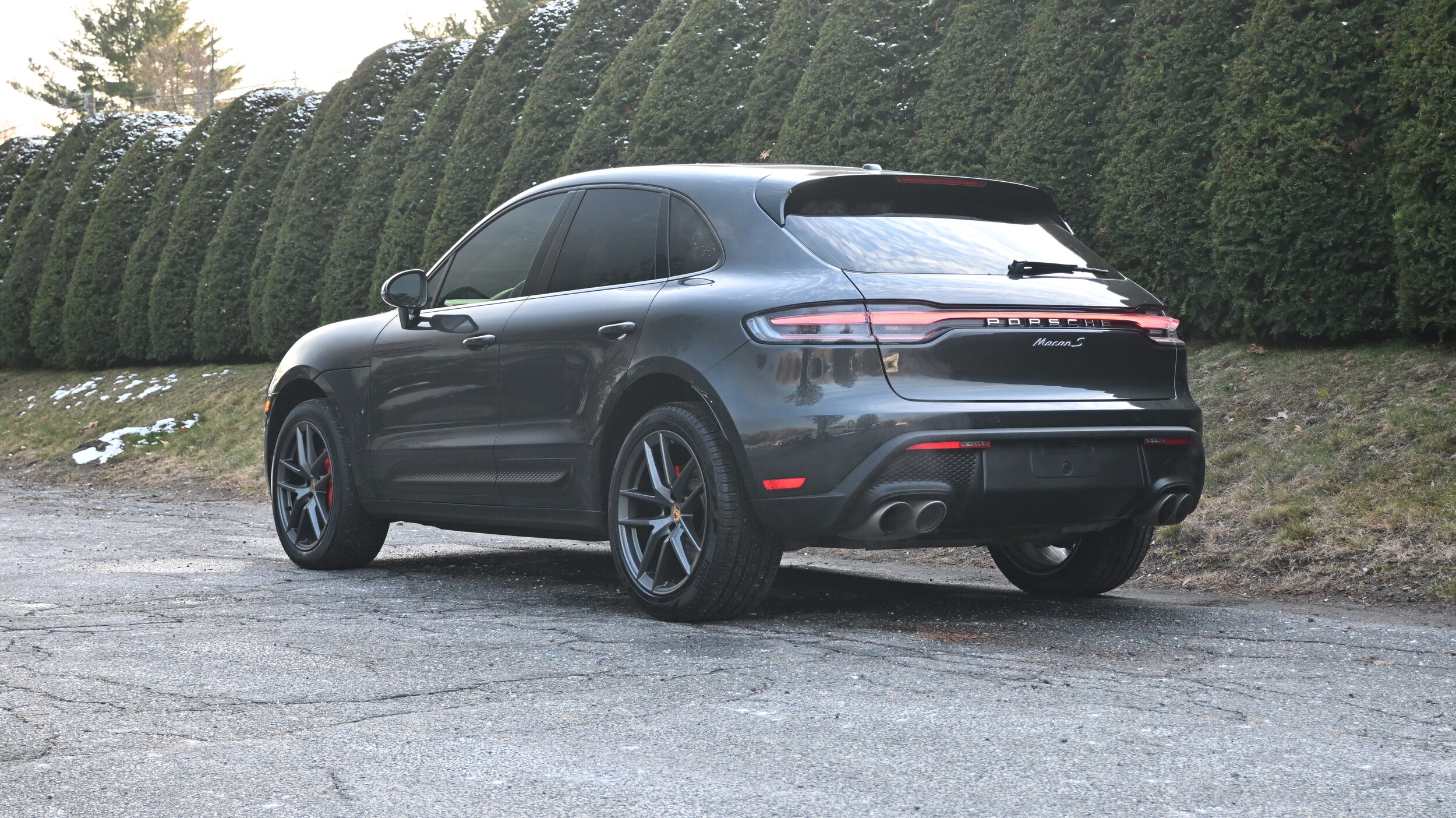 2022 Porsche Macan S photo 2