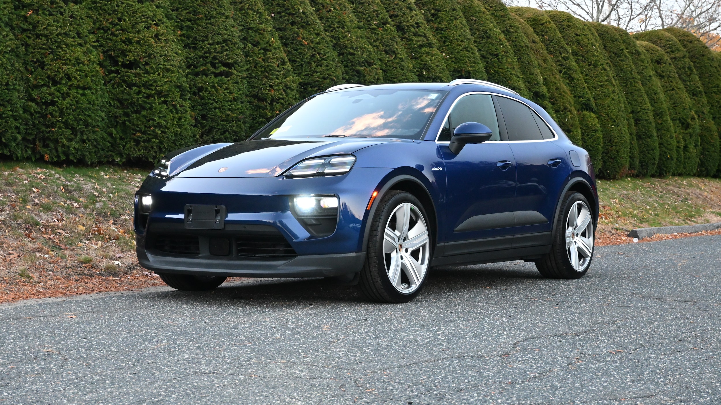 2024 Porsche Macan Base's photo