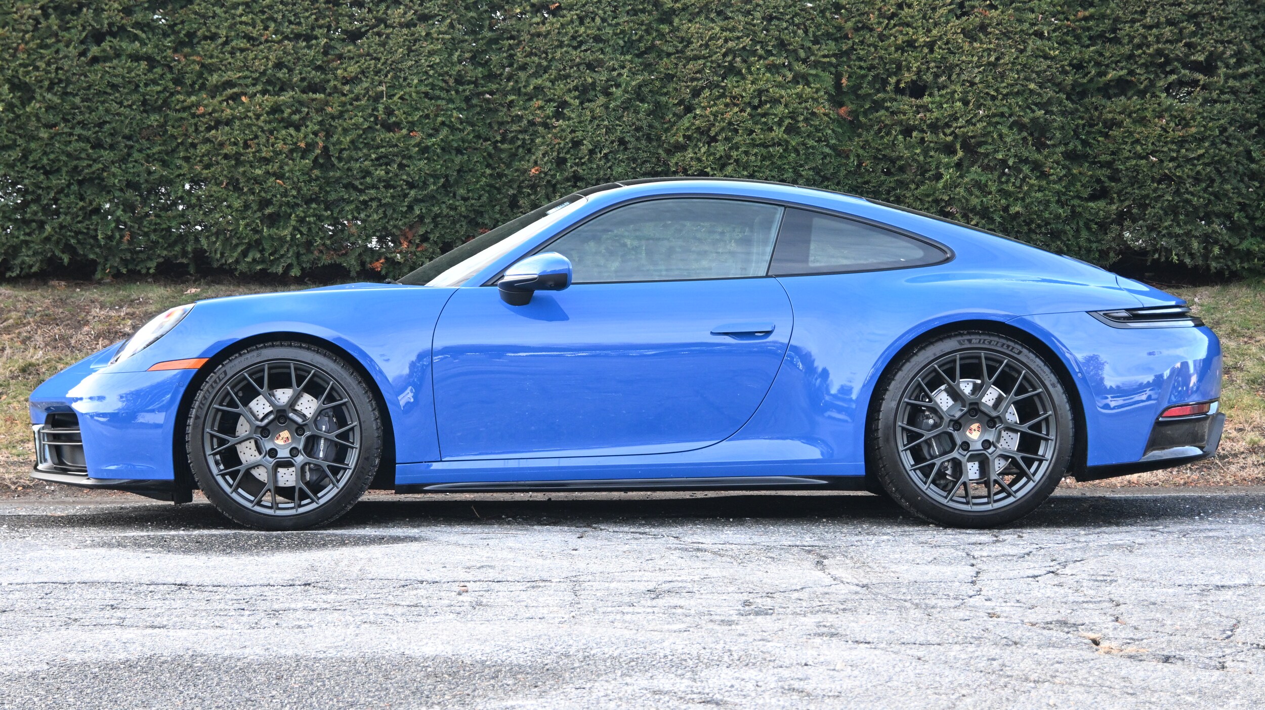 2025 Porsche 911 Coupe photo 2