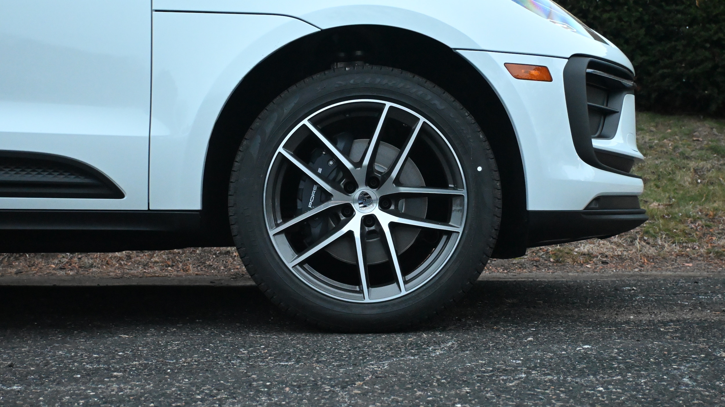 2026 Porsche Macan T - Photo 12
