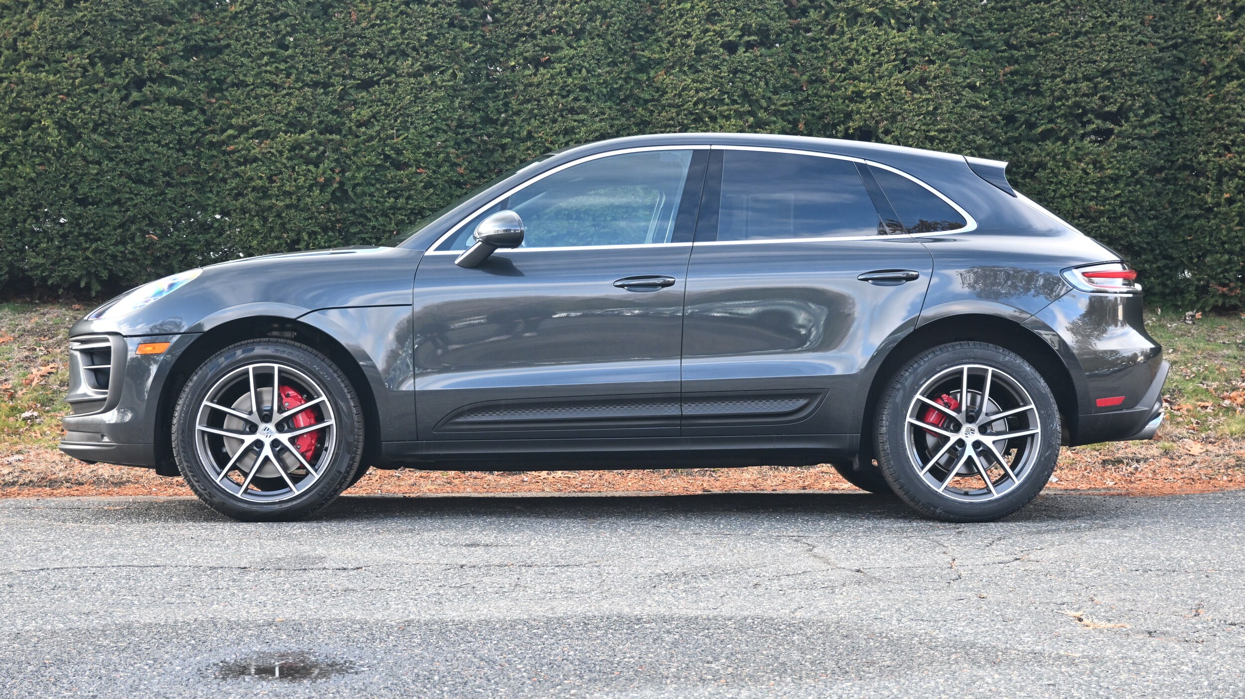 2022 Porsche Macan S photo 2