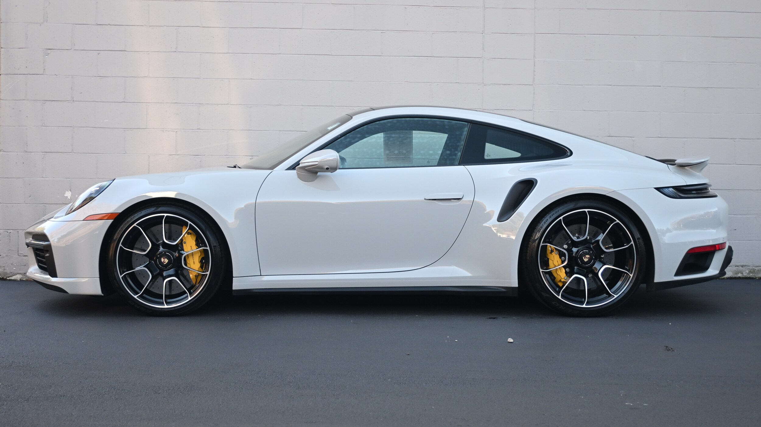 2022 Porsche 911 Turbo photo 2