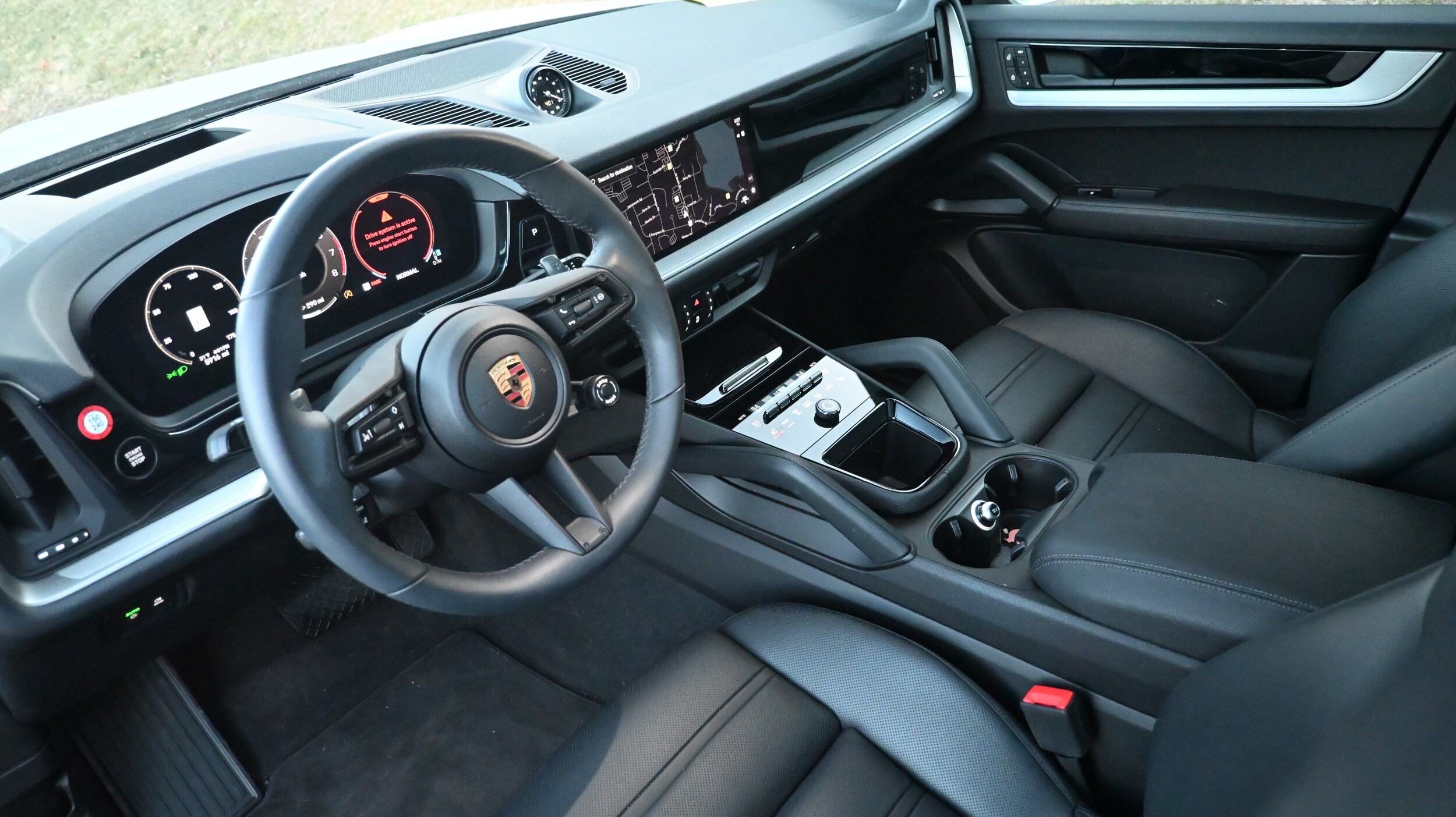2025 Porsche Cayenne Coupe photo 3