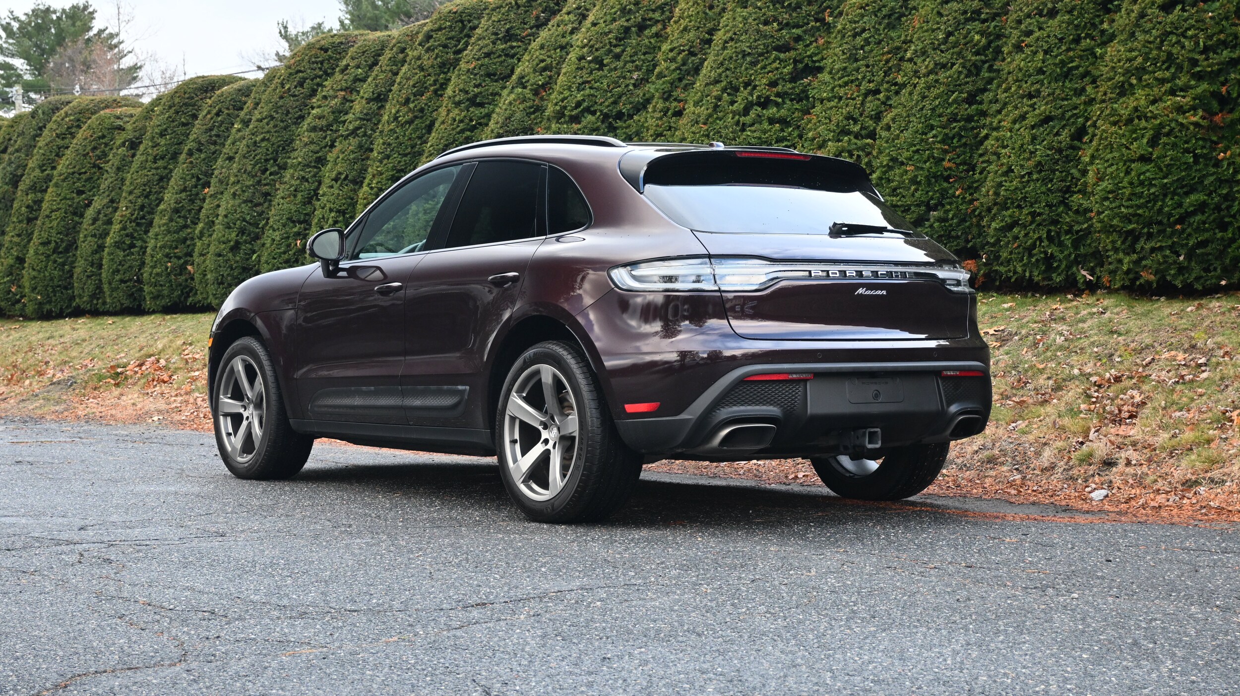 2023 Porsche Macan T photo 3