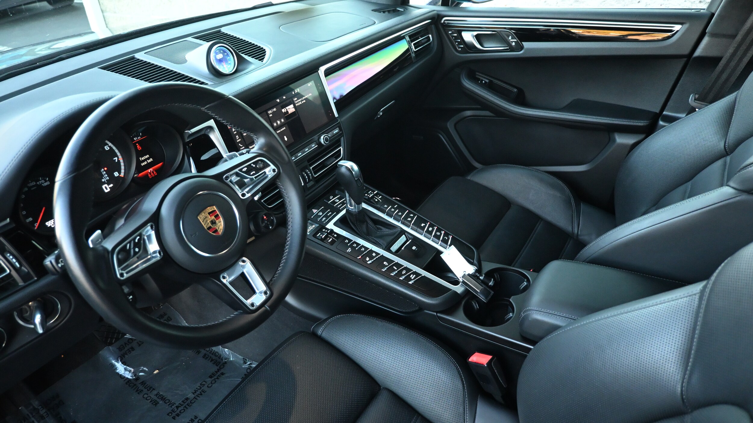 2021 Porsche Macan Turbo photo 4