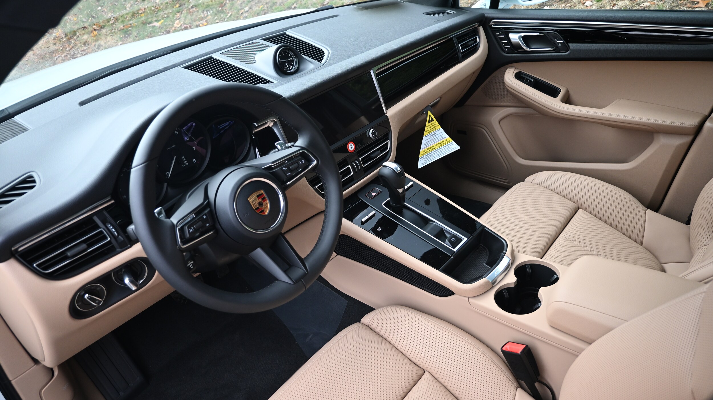 2026 Porsche Macan T photo 4