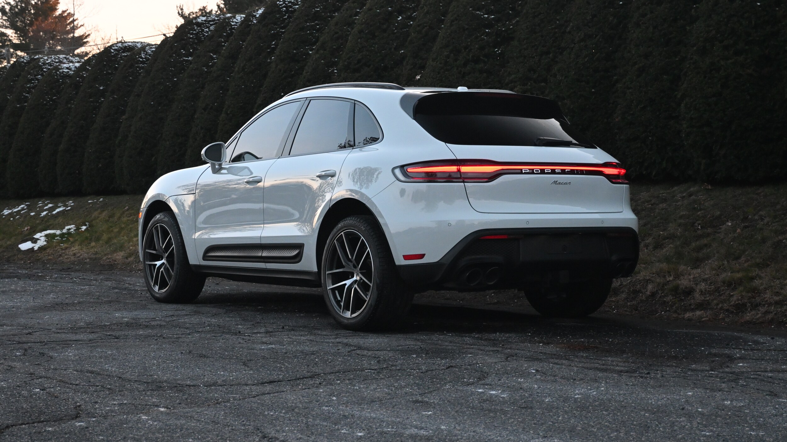 2024 Porsche Macan T photo 3