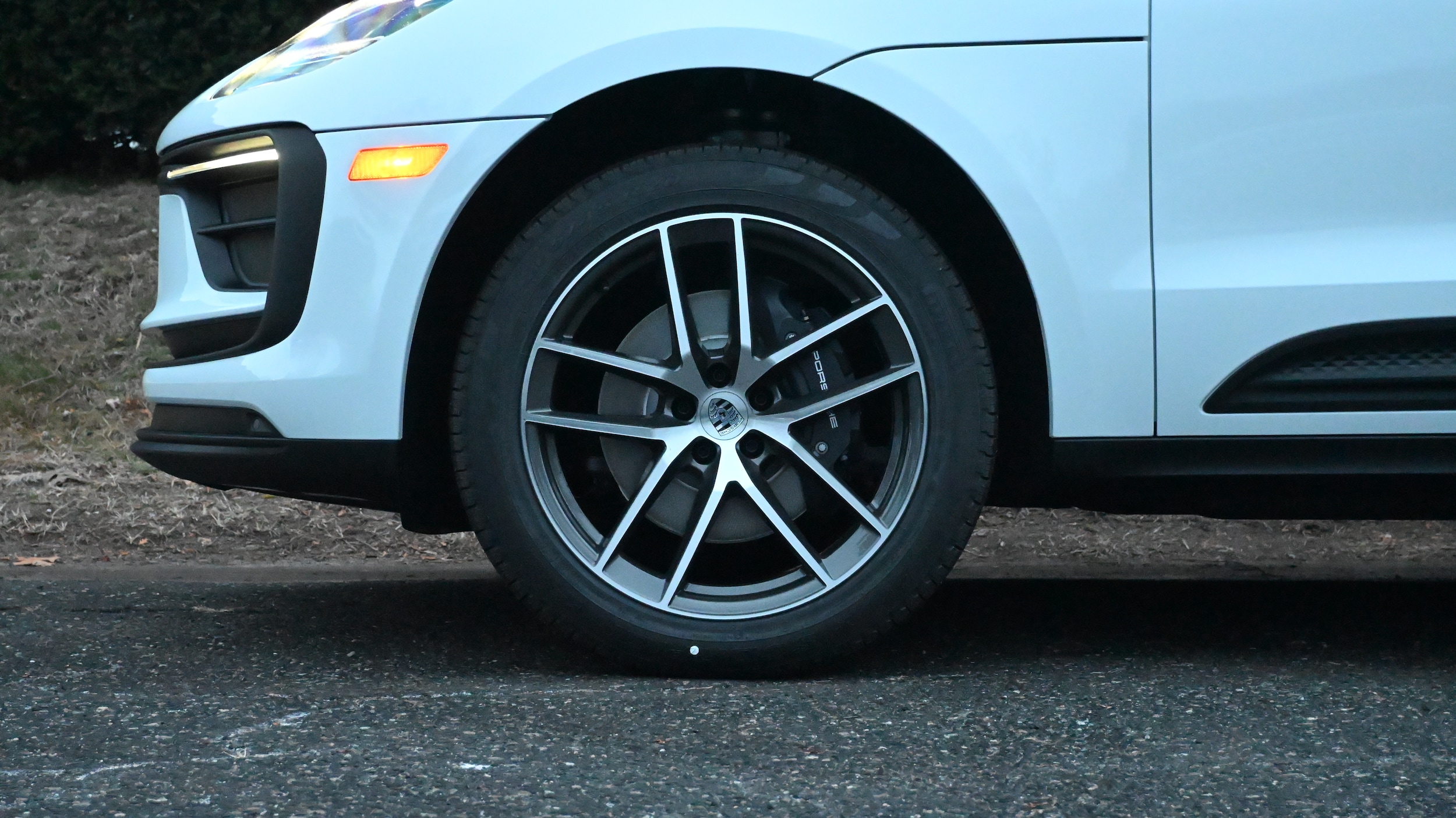 2026 Porsche Macan T - Photo 13
