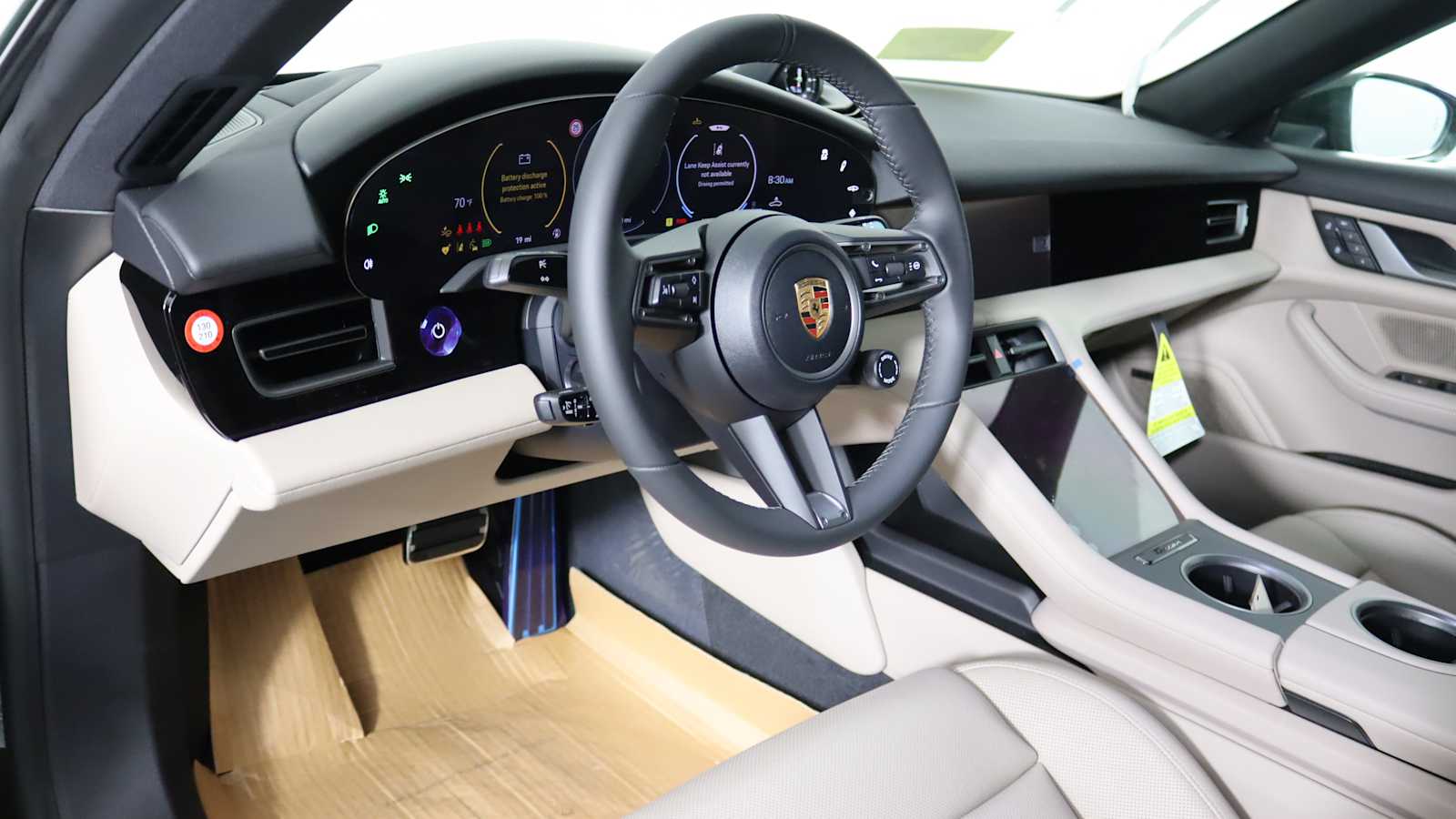 2025 Porsche Taycan photo 4