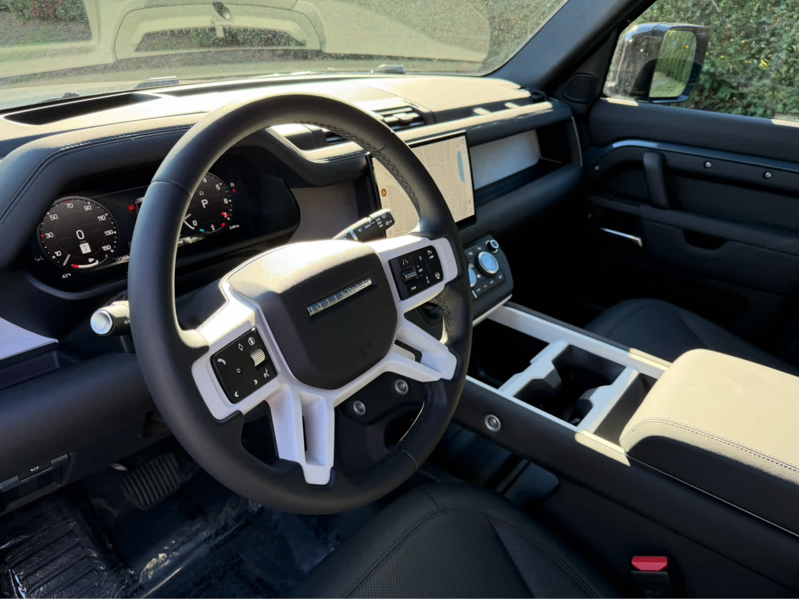 Used 2025 Land Rover Defender 110 X-Dynamic SE SUV