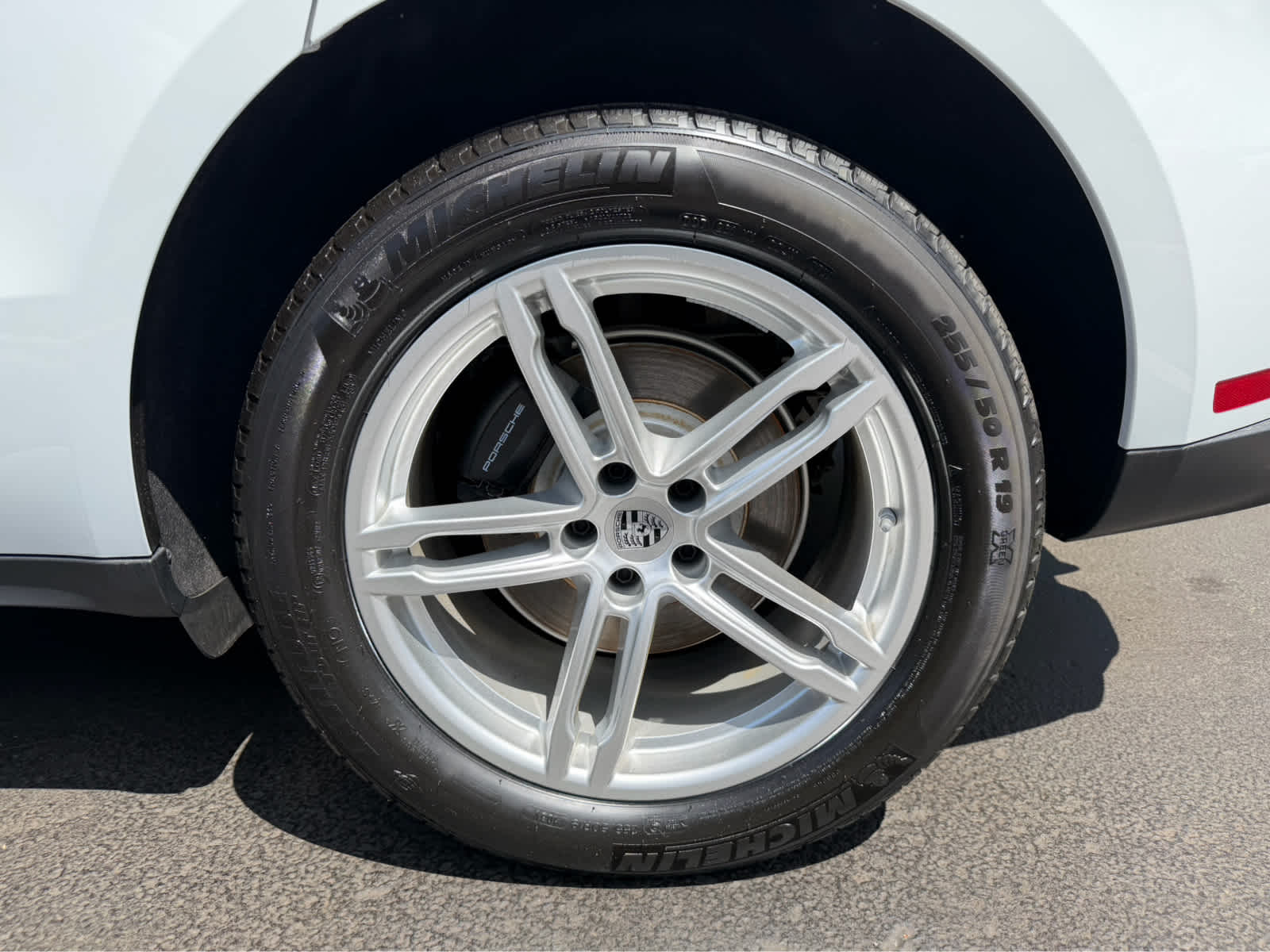 2026 Porsche Macan T - Photo 14
