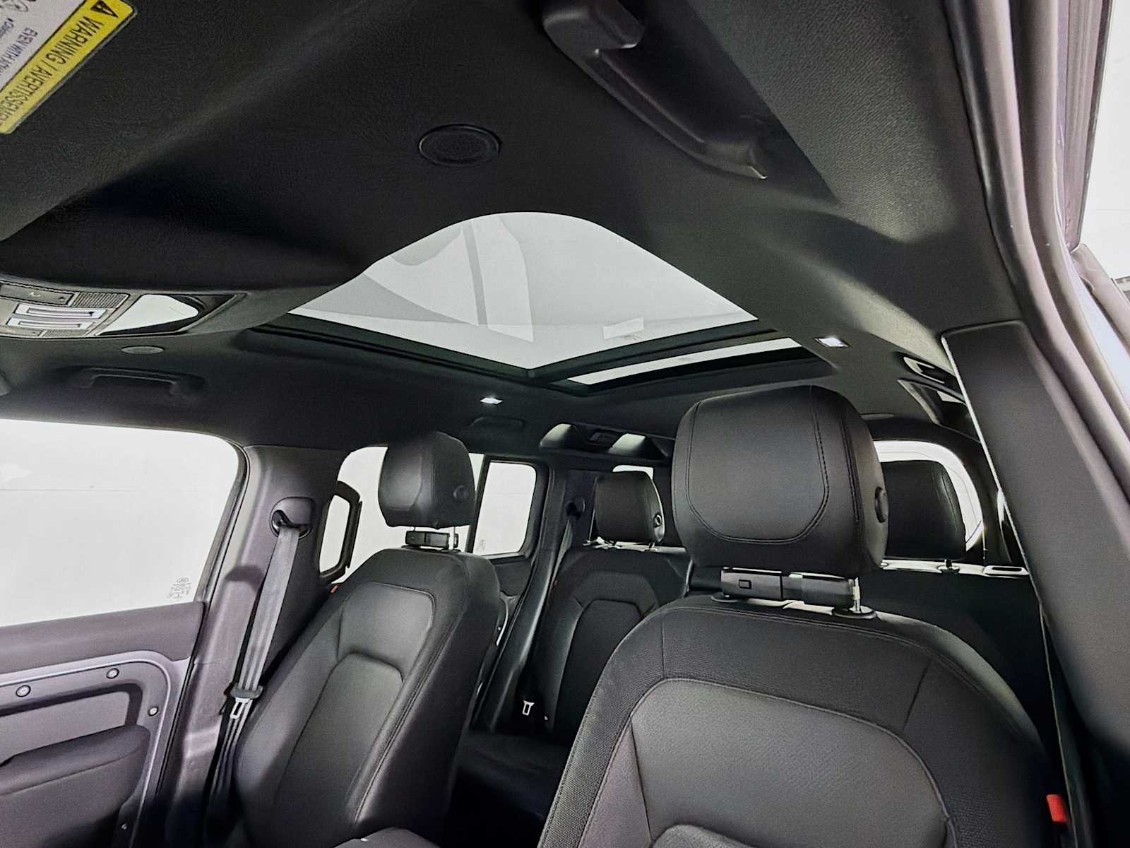 2023 Land Rover Defender X-Dynamic SE - Photo 28
