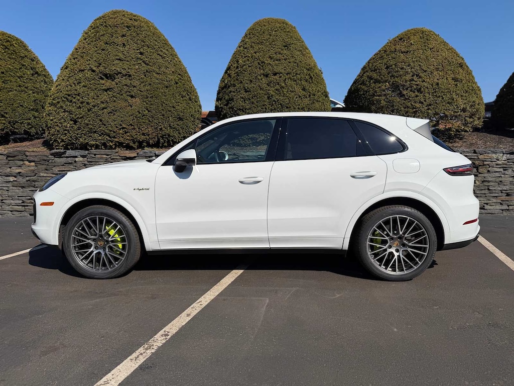 Certified 2023 Porsche Cayenne E-Hybrid Platinum Edition SUV