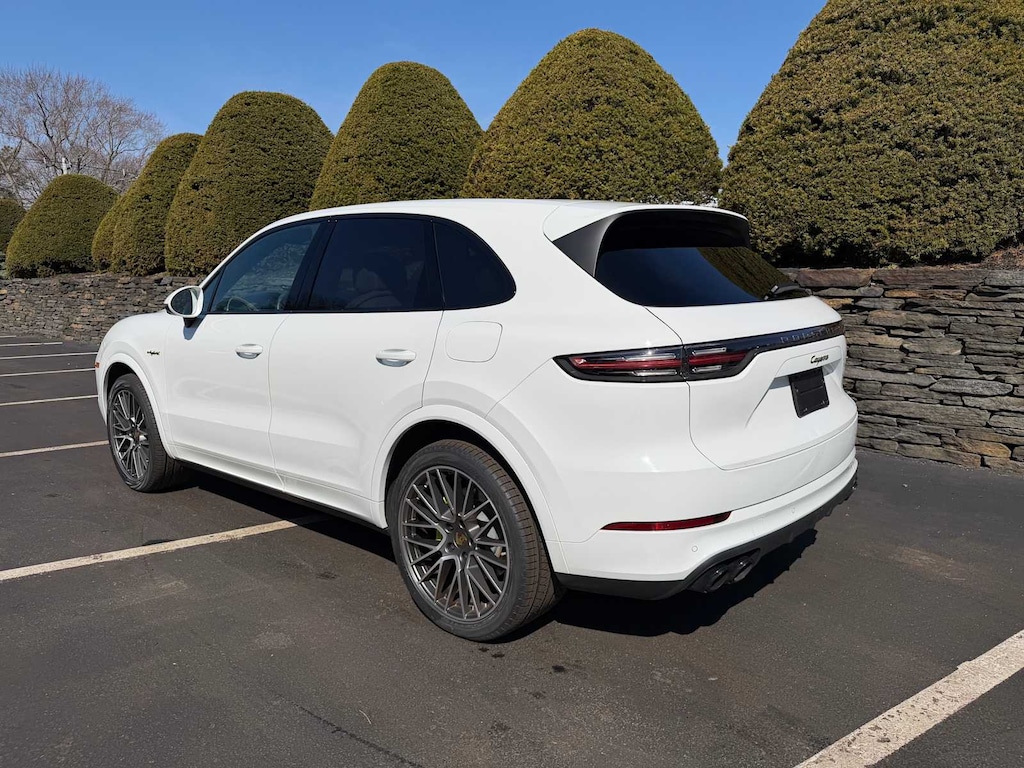 Certified 2023 Porsche Cayenne E-Hybrid Platinum Edition SUV