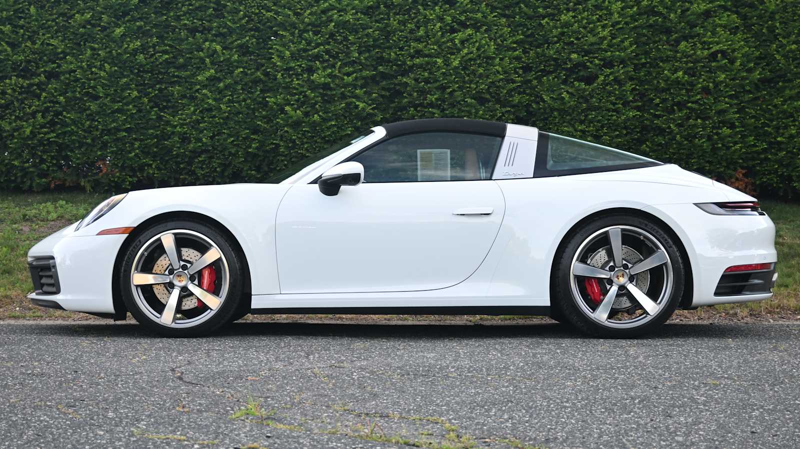 2024 Porsche 911 Targa 4S photo 2