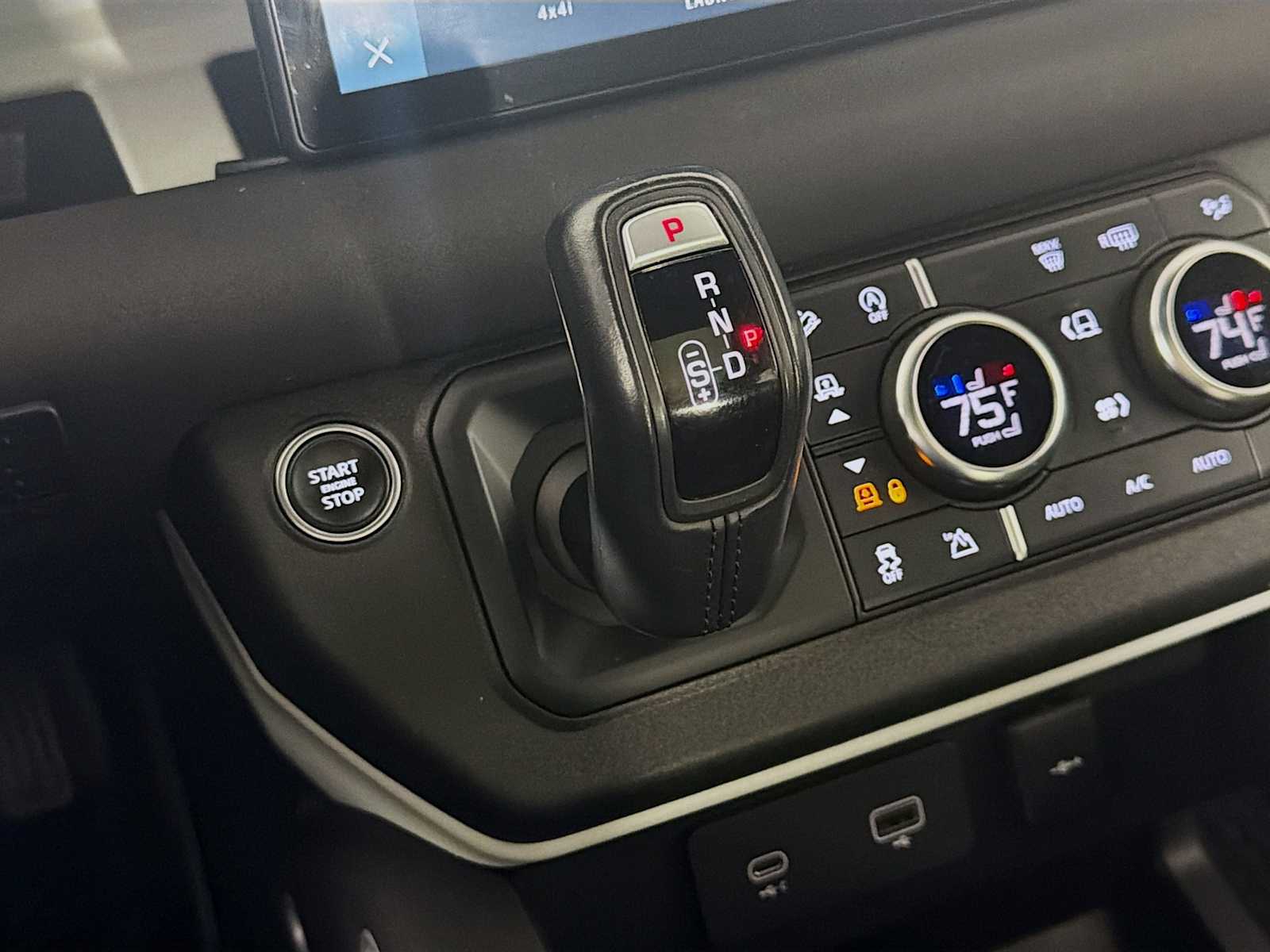 2023 Land Rover Defender X-Dynamic SE - Photo 23
