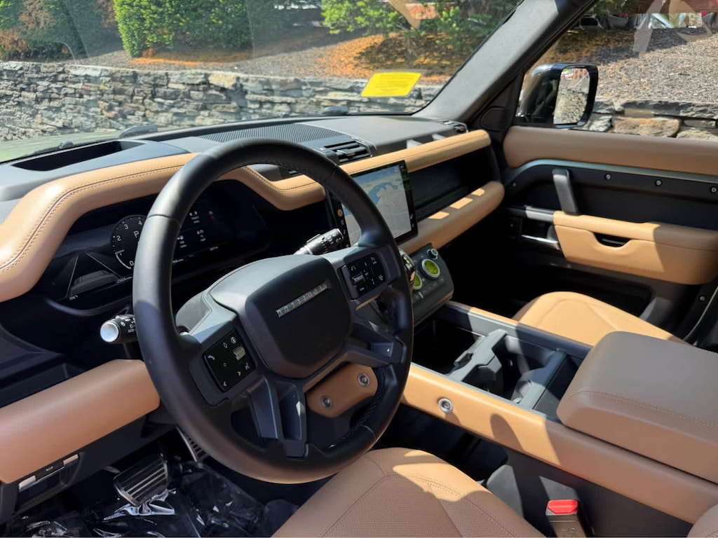 Used 2025 Land Rover Defender 110 X-Dynamic SE SUV