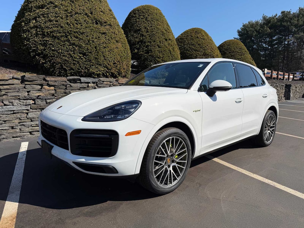Certified 2023 Porsche Cayenne E-Hybrid Platinum Edition SUV